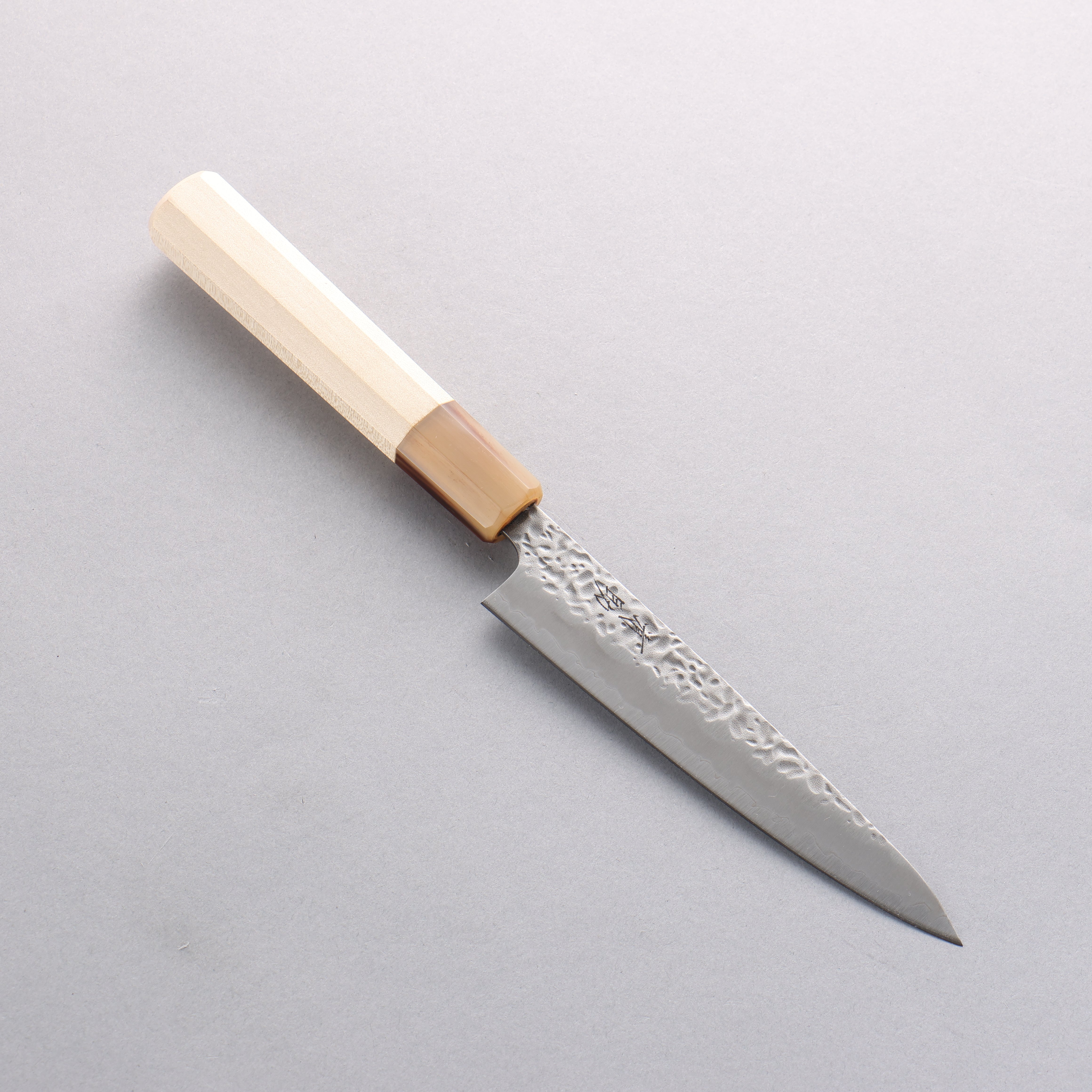Seisuke Kumo White Steel No.1 Hammered Petty-Utility 135mm Magnolia Handle - Japanny - Best Japanese Knife