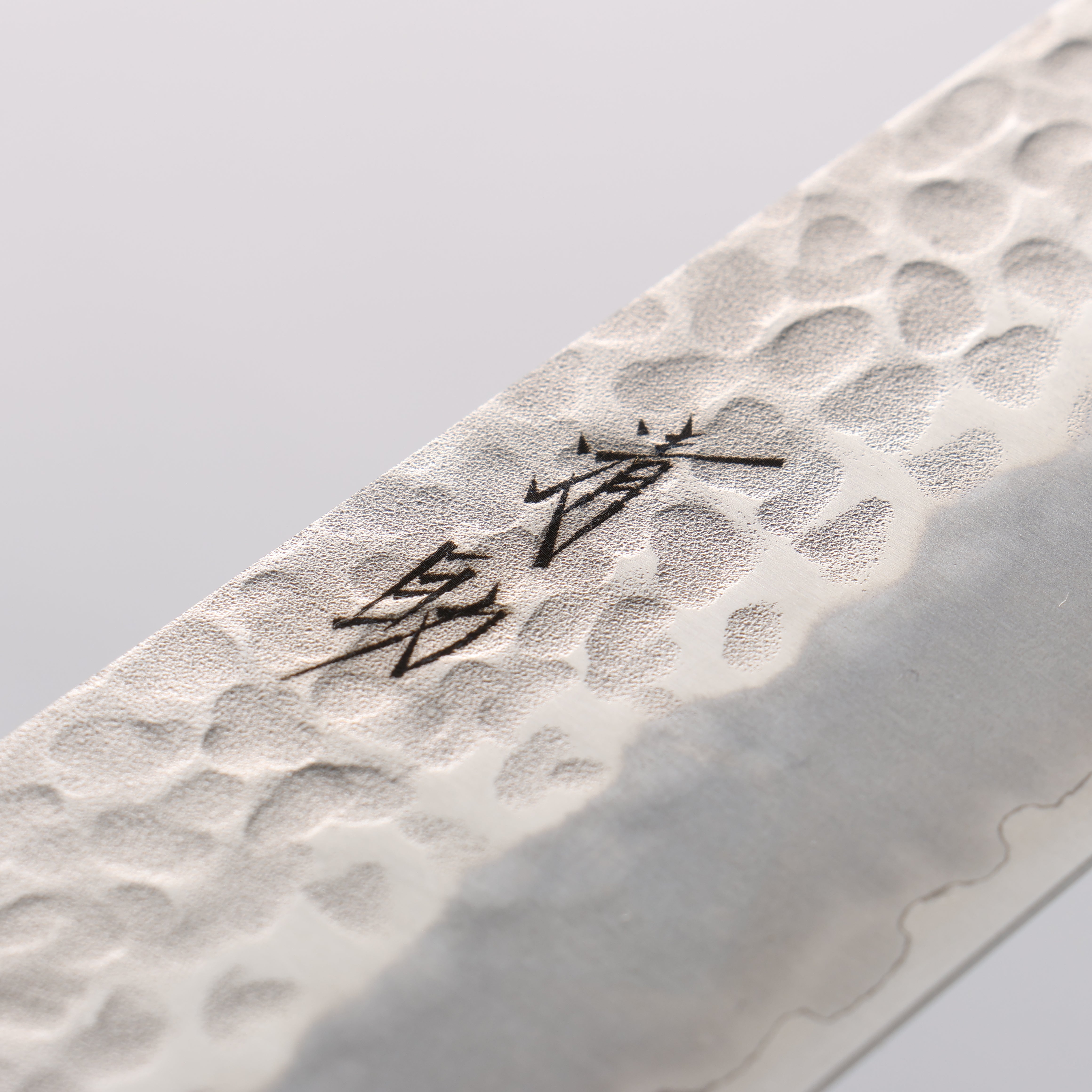 Seisuke AUS8 Hammered Kiritsuke Gyuto 210mm Black Pakka wood Handle - Japanny - Best Japanese Knife