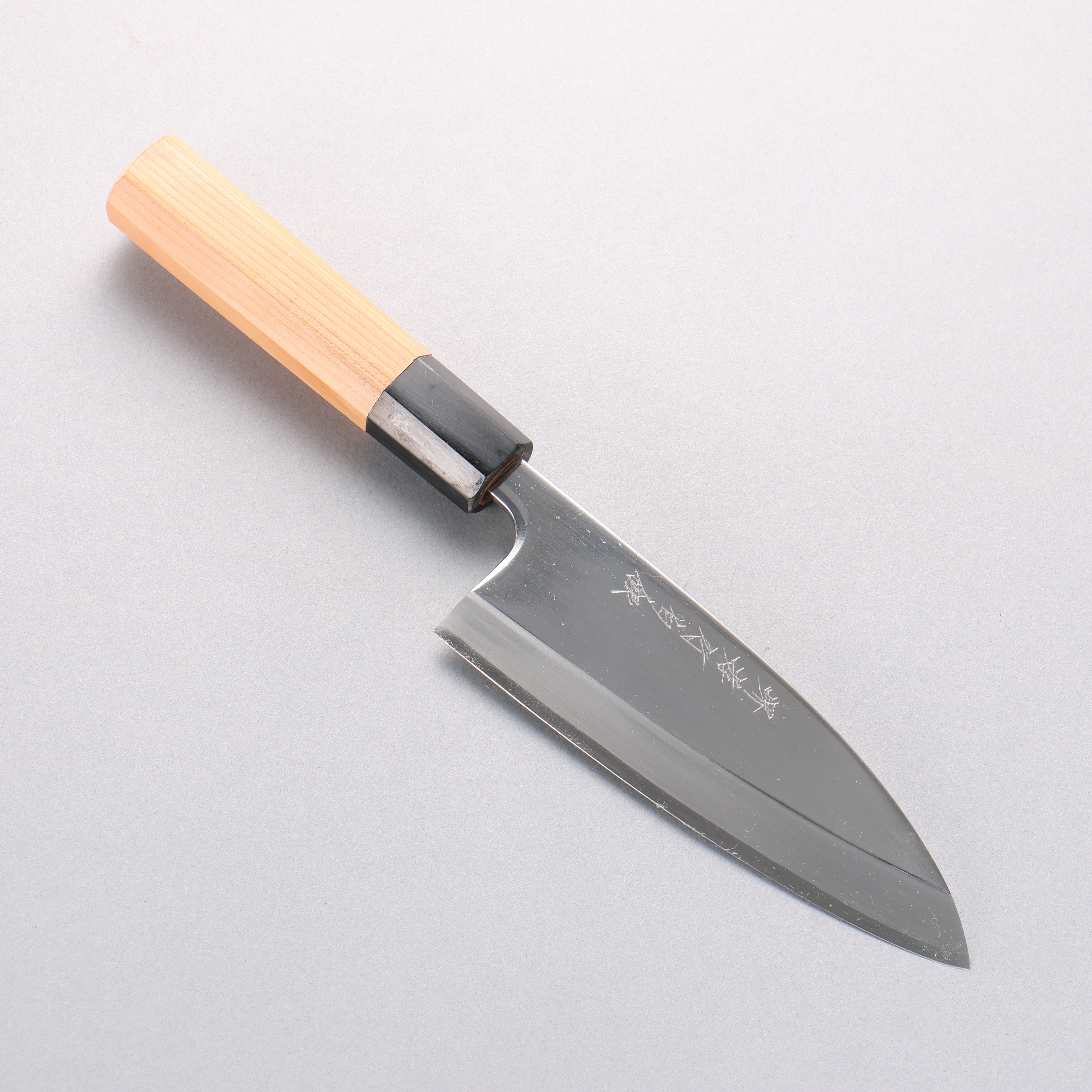 Sakai Takayuki Hakugin INOX Mirrored Finish Deba 150mm Yew tree Handle - Japanny - Best Japanese Knife
