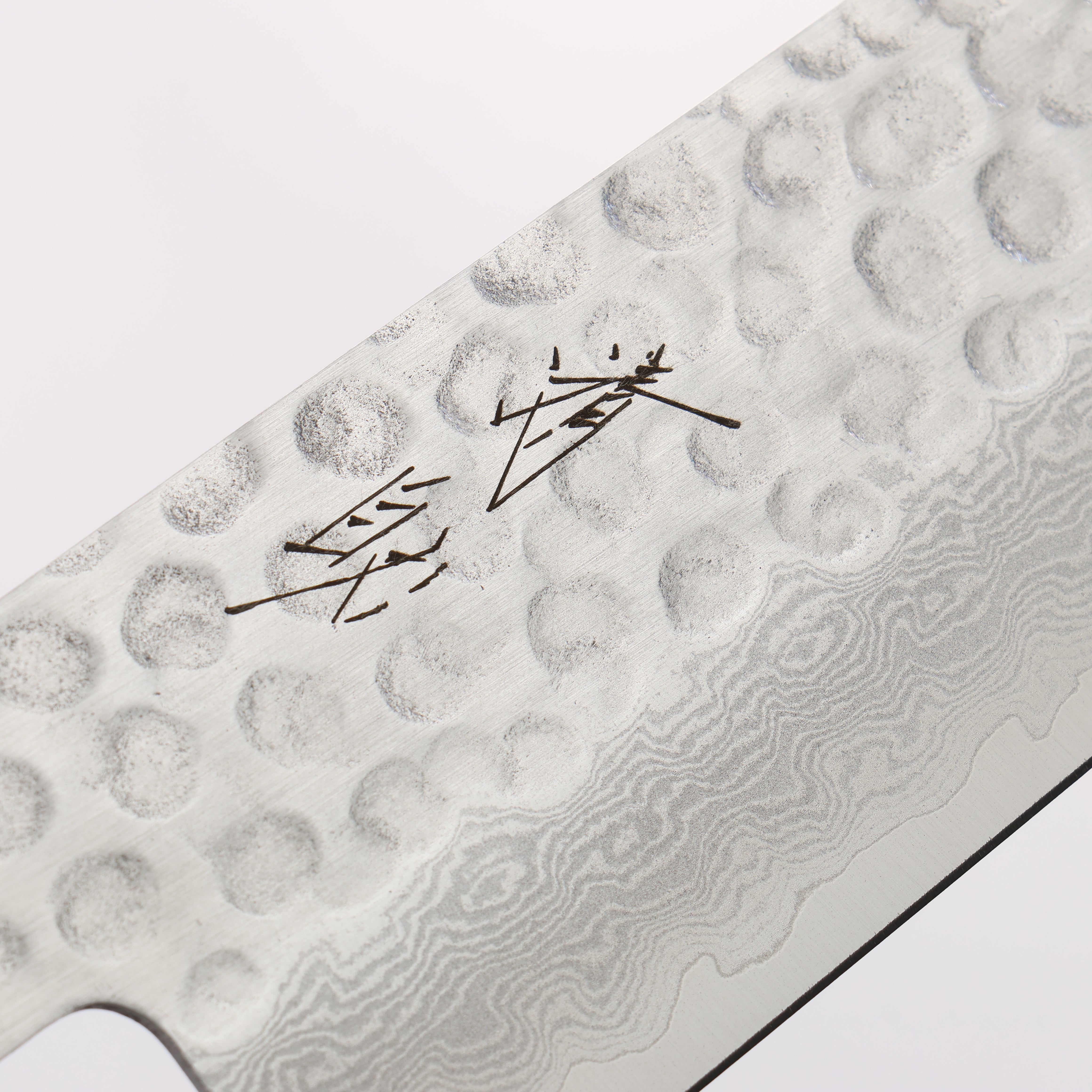 Seisuke VG10 Hammered Damascus Santoku 180mm Rosewood (Ferrule: Black Pakka Wood) Handle - Japanny - Best Japanese Knife