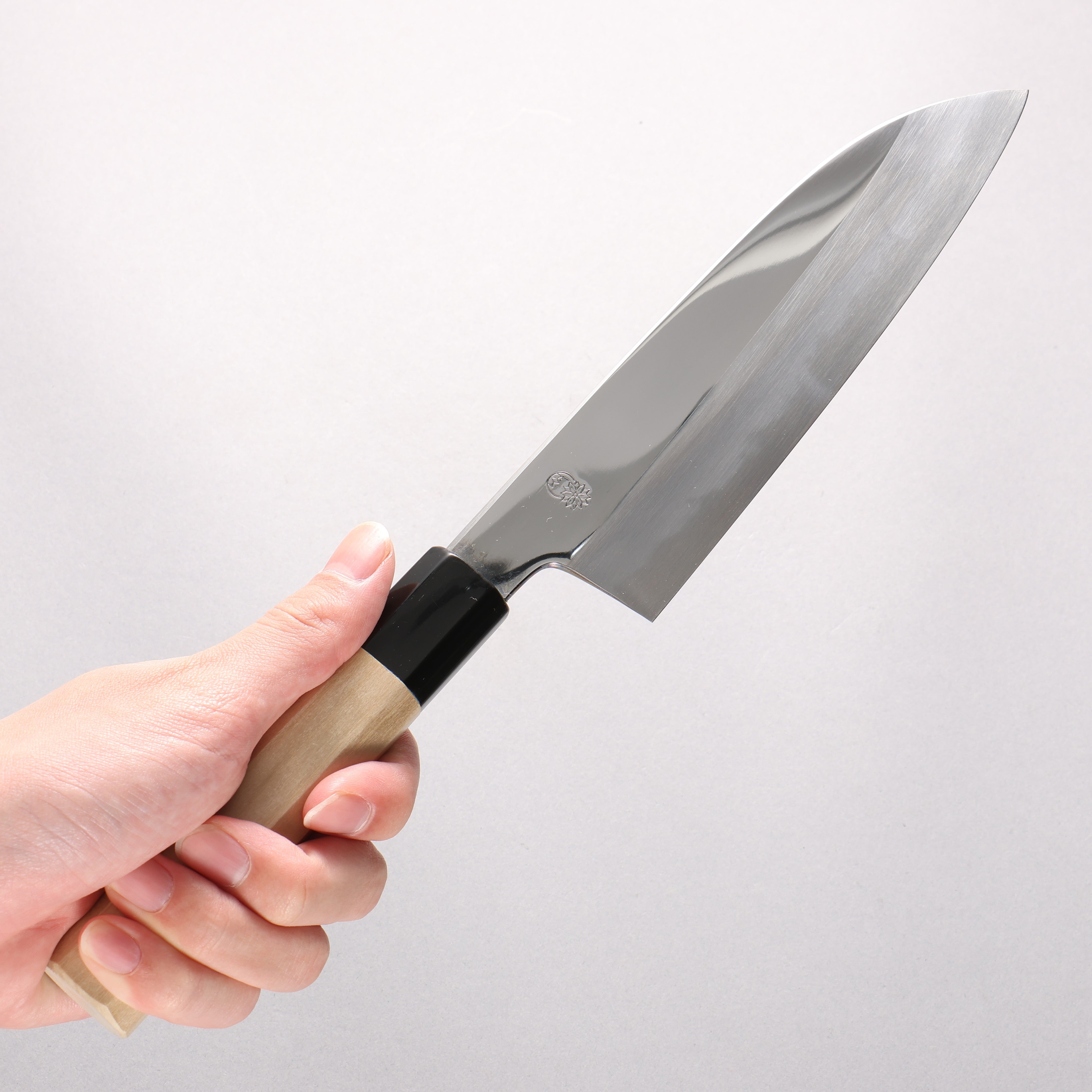 Choyo White Steel Mirrored Finish Santoku 180mm Magnolia Handle - Japanny - Best Japanese Knife