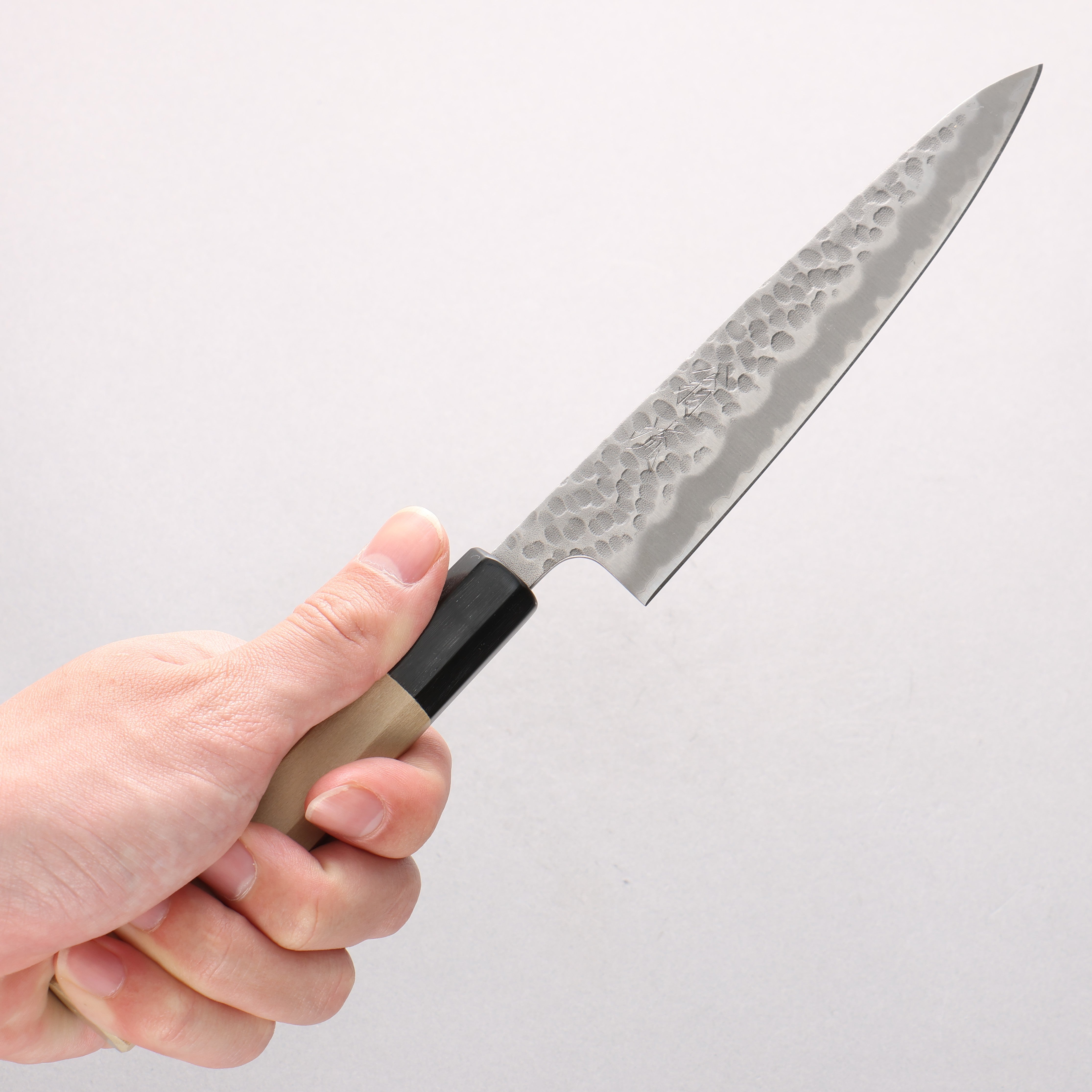 Oul White Steel No.2 Hammered Petty-Utility 135mm Magnolia Handle - Japanny - Best Japanese Knife