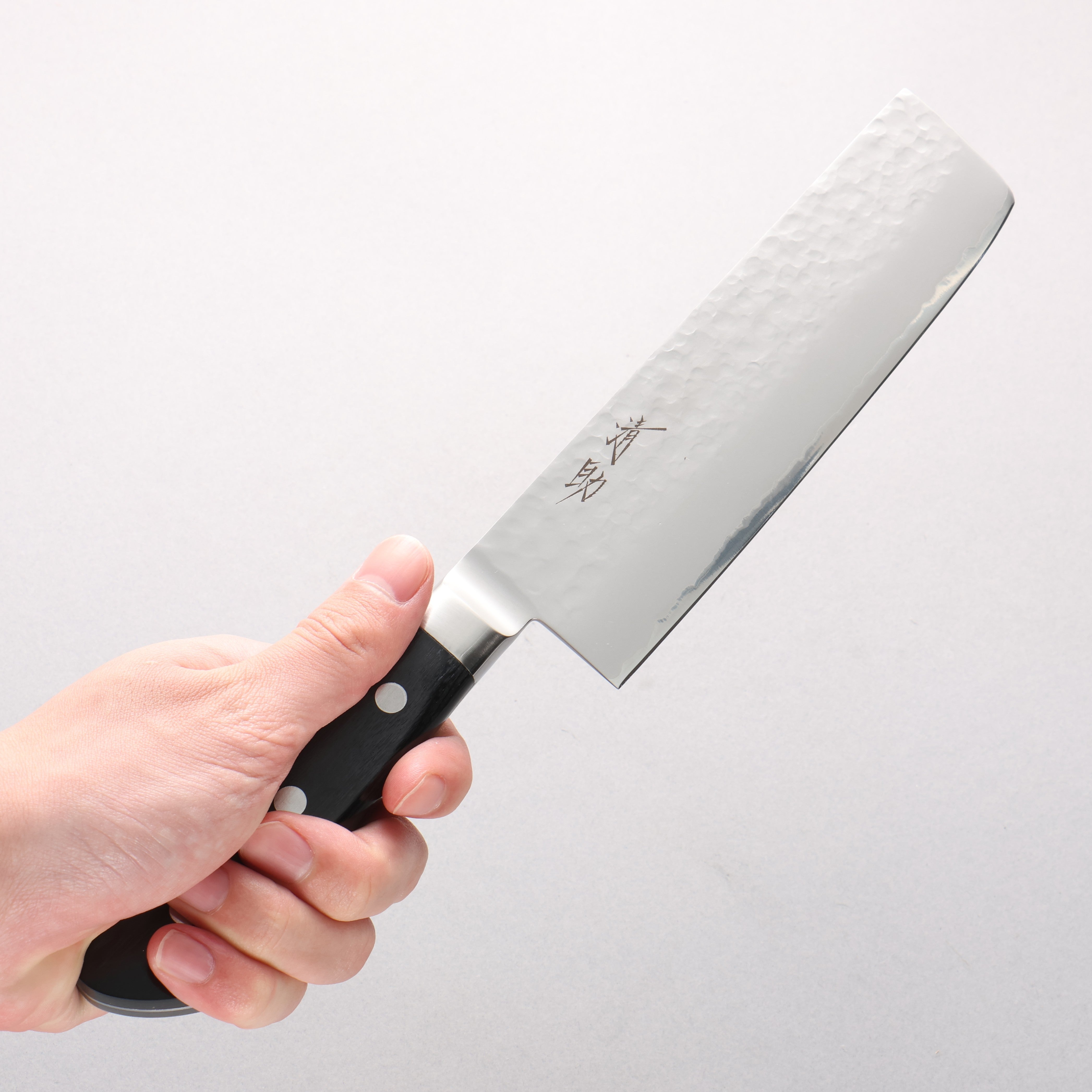 Seisuke VG5 gehämmerter Kasumitogi Nakiri 160 mm Griff aus schwarzem Pakkaholz