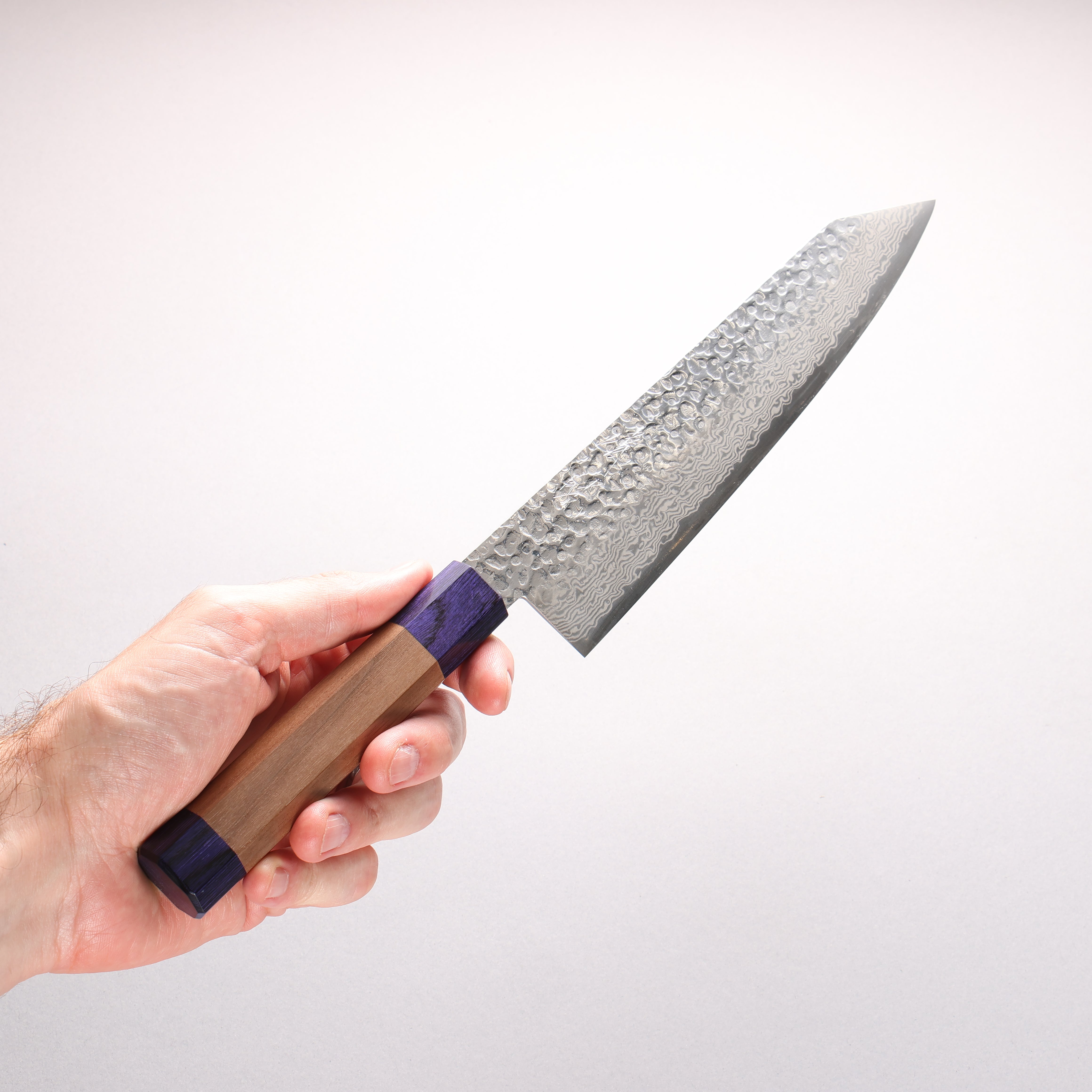 Seisuke Silver Steel No.3 Hammered Damascus Kiritsuke Gyuto 210mm Walnut (With Double Blue Pakka wood) Handle