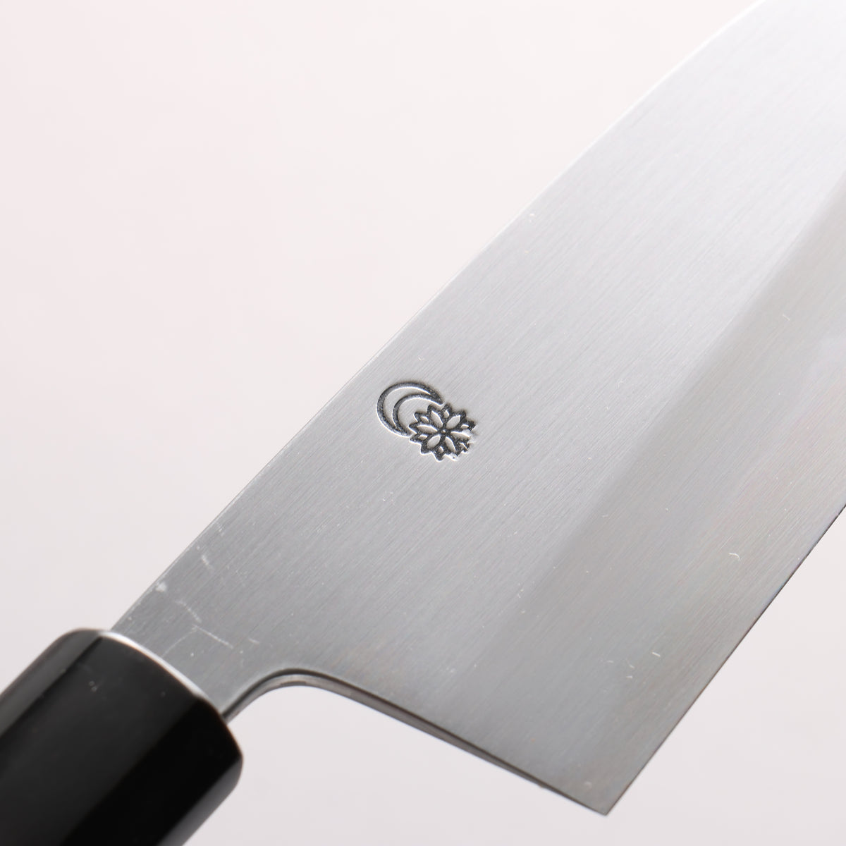 Kikuzuki White Steel No.2 Kasumitogi Santoku 130mm Magnolia (Ferrule: Water Buffalo Horn) Handle