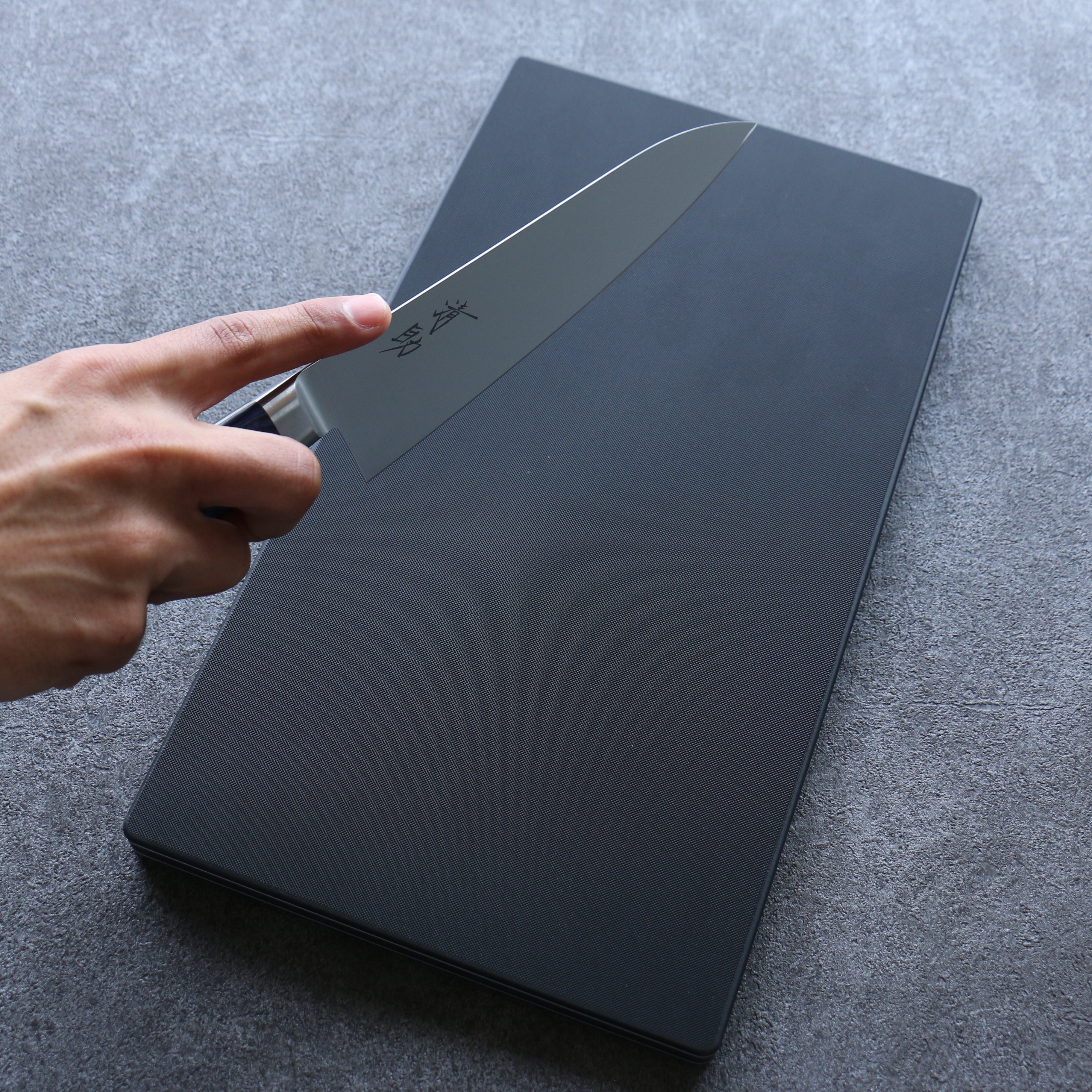 Hasegawa Cutting Board Pro-PE Lite Black 360 x 200mm - Japanny - Best Japanese Knife