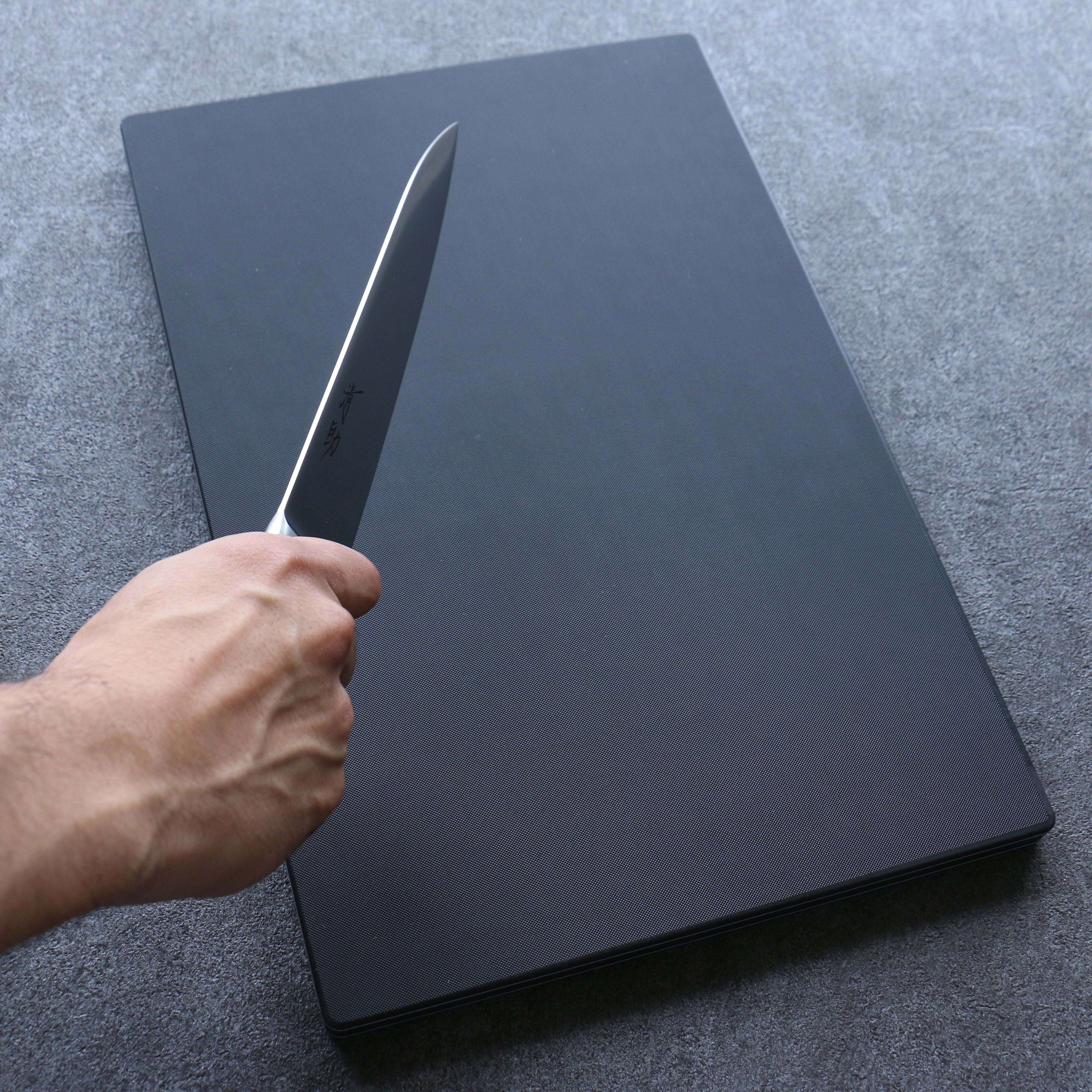 Hasegawa Cutting Board Pro-PE Lite Black 390 x 260mm - Japanny - Best Japanese Knife