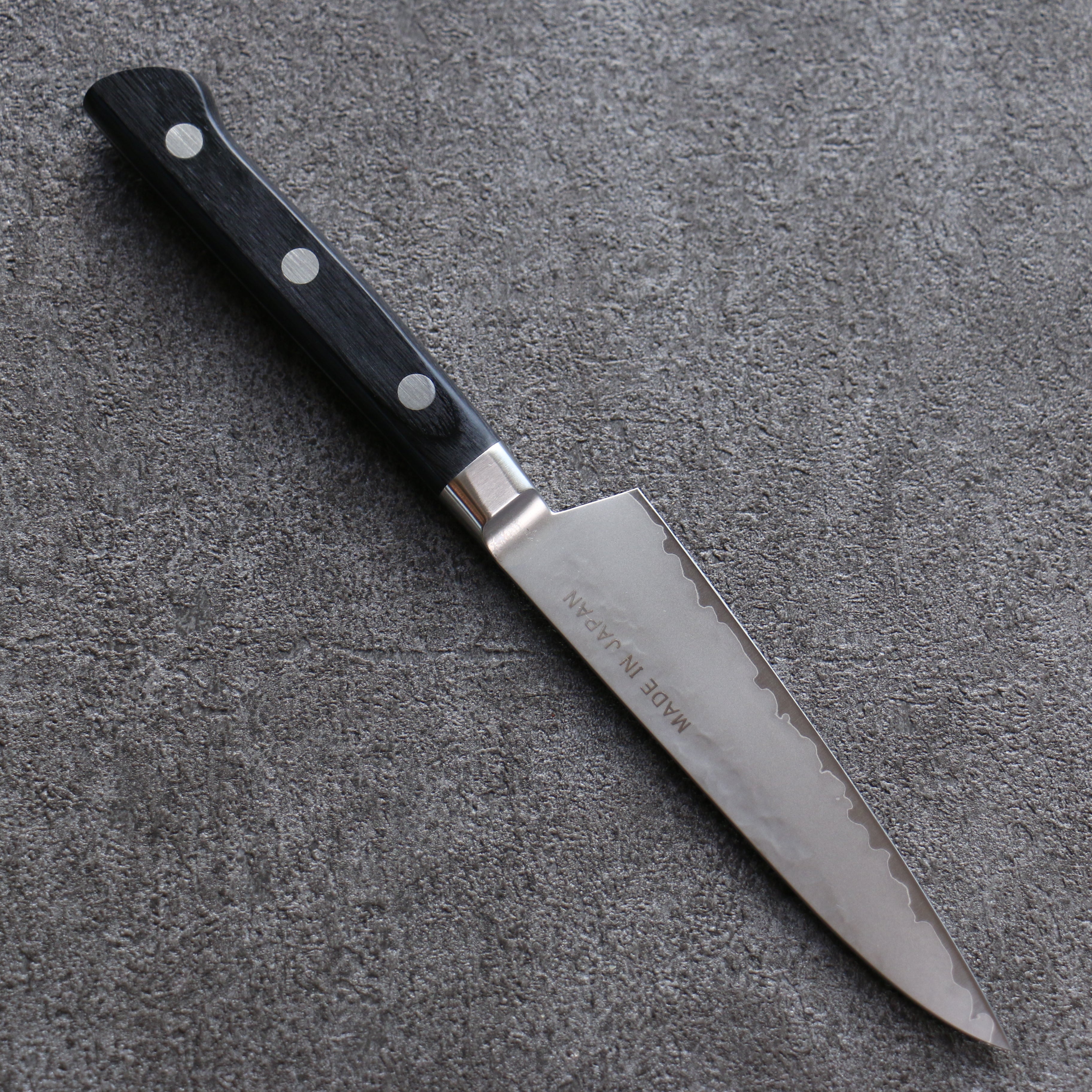 Seisuke VG5 Hammered Kasumitogi Petty-Utility 120mm Black Pakka wood Handle - Japanny - Best Japanese Knife