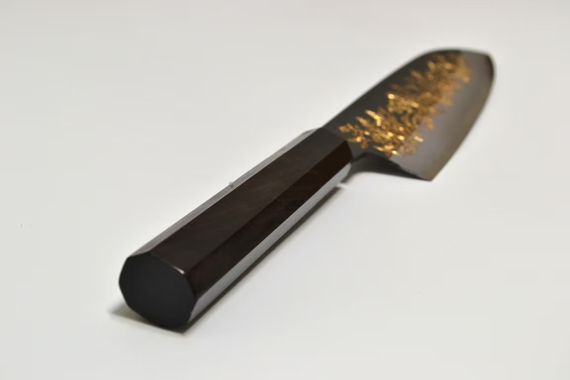 Sakai Takayuki Gold Filled Engraving by Kubota Flower garden White Steel No.2 Black Finished Santoku 180mm Ebony Wood (ferrule: Black Water Buffalo Horn And Silver Ring) Handle