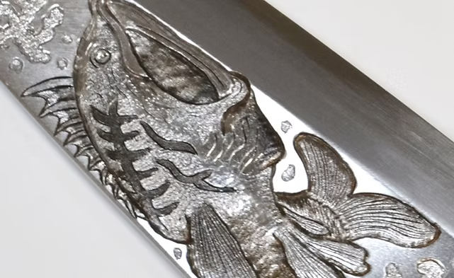 Sakai Takayuki Metal Decorated Engraving by Kubota Black Bass White Steel Kasumitogi Deba 240mm Magnolia (Ferrule: Water Buffalo Horn) Handle