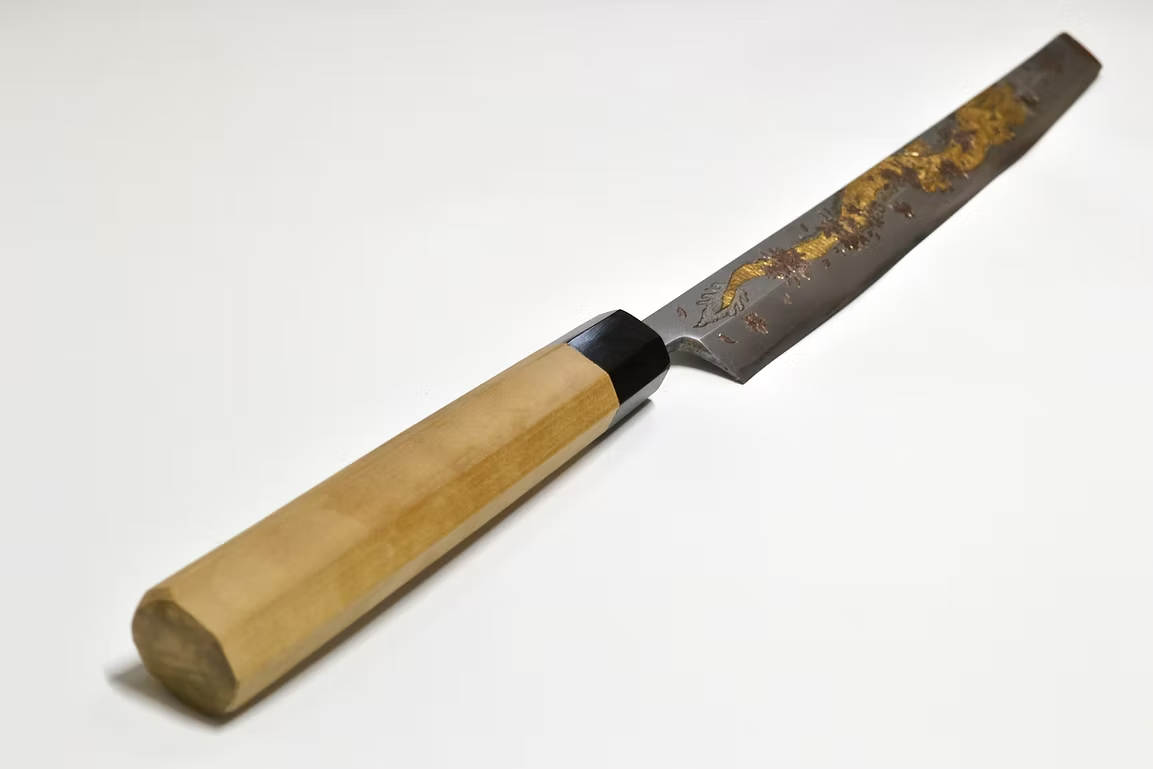 Sakai Takayuki Metal Decorated Engraving by Kubota Shogyō Mujō White Steel No.2 Kasumitogi Tuna 450mm Magnolia (Ferrule: Water Buffalo Horn) Handle