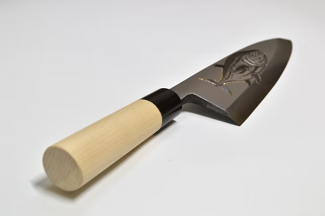 Sakai Takayuki Metal Decorated Engraving by Kubota Tuna White Steel Kasumitogi Deba 240mm Magnolia (Ferrule: Water Buffalo Horn) Handle