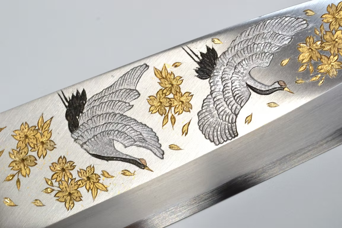 Sakai Takayuki Metal Decorated Engraving by Kubota Maizuru White Steel Kasumitogi Deba 240mm Magnolia (Ferrule: Water Buffalo Horn) Handle