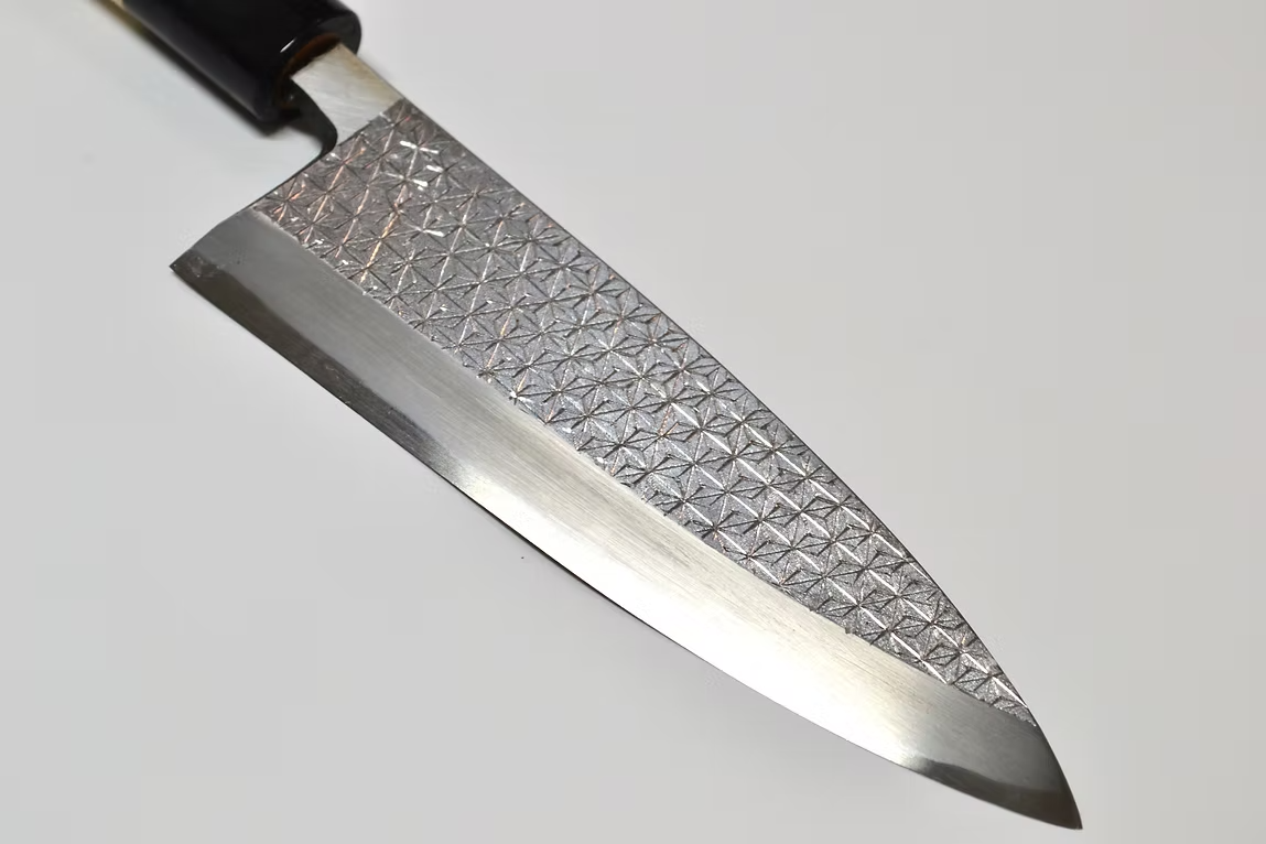 Sakai Takayuki Engraving by Kubota Asanoha White Steel Kasumitogi Deba 165mm Magnolia (Ferrule: Water Buffalo Horn) Handle