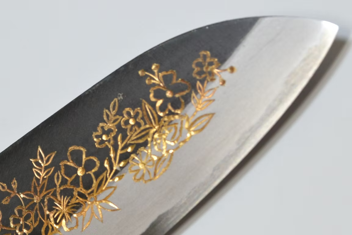 Sakai Takayuki Gold Filled Engraving by Kubota Flower garden White Steel No.2 Black Finished Santoku 180mm Ebony Wood (ferrule: Black Water Buffalo Horn And Silver Ring) Handle