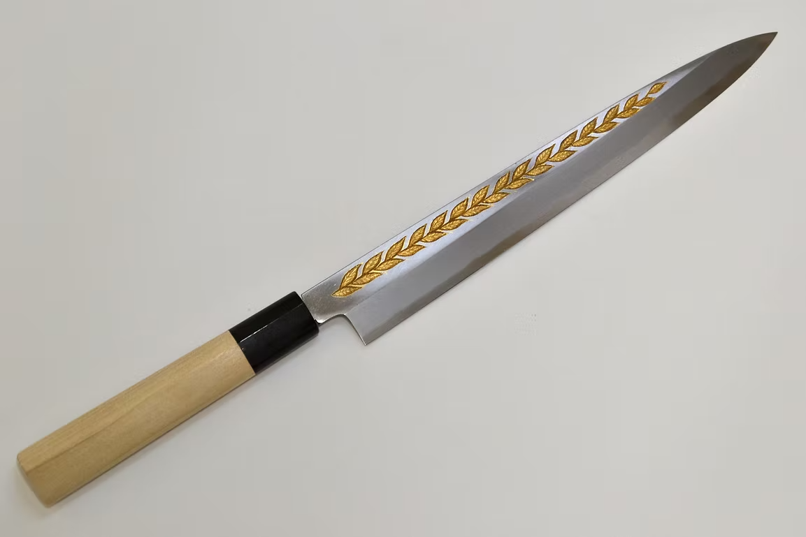 Sakai Takayuki Gold Filled Engraving by Kubota Laurel White Steel Kasumitogi Yanagiba 270mm Magnolia (Ferrule: Water Buffalo Horn) Handle