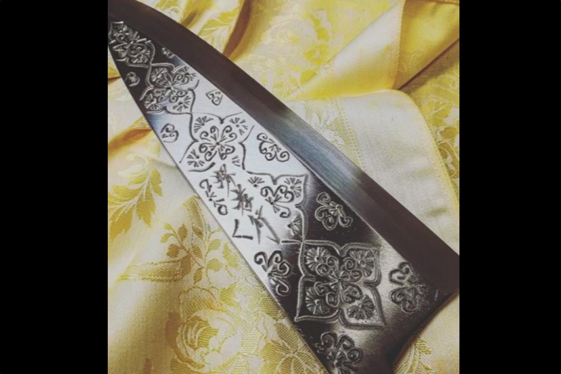 Sakai Takayuki Kasumitogi White Steel Kenrankarei engraving Deba - Japanny - Best Japanese Knife