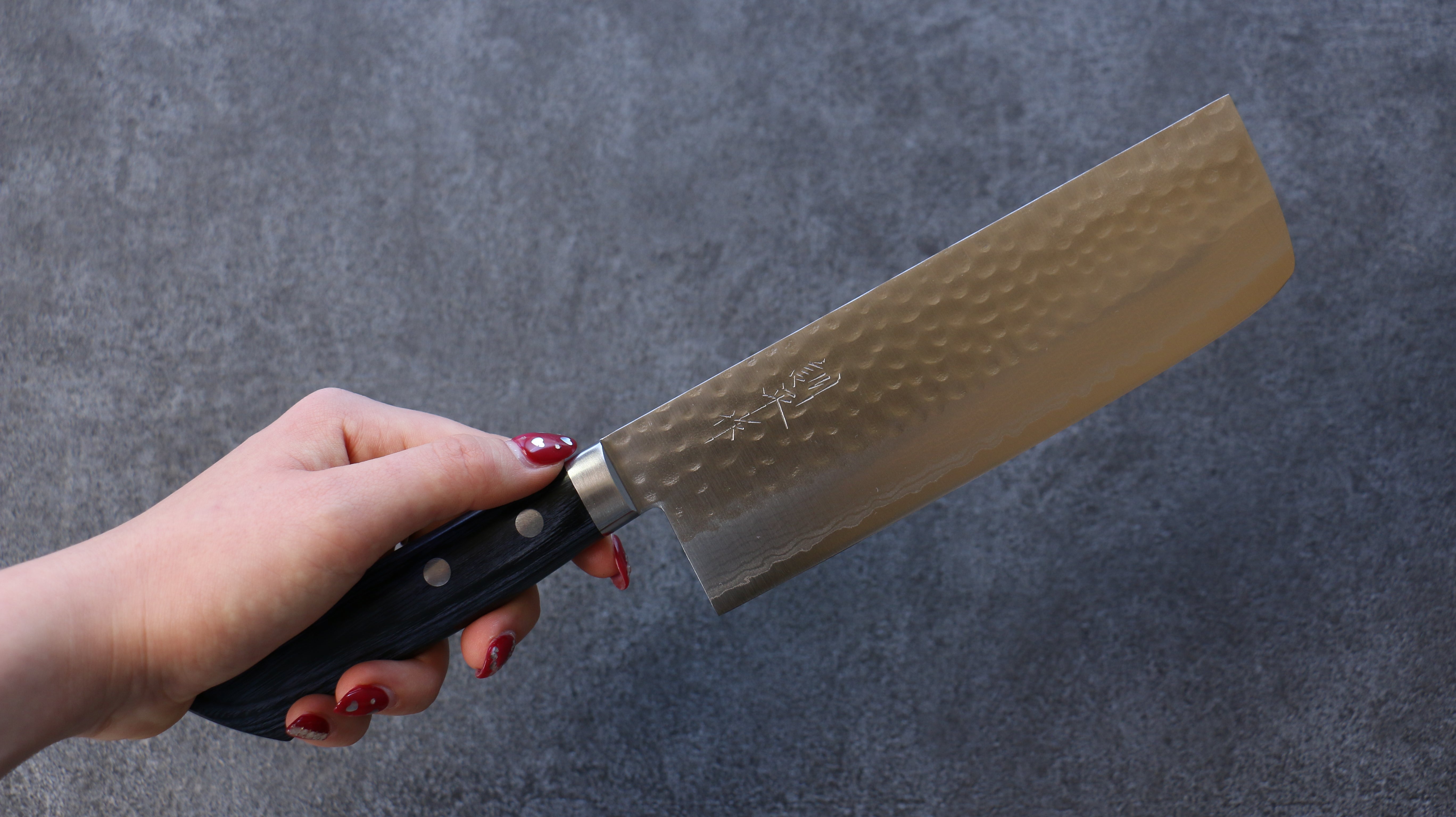 Kunihira Kokuryu VG10 Hammered Nakiri 165mm Blue Pakka wood Handle - Japanny - Best Japanese Knife