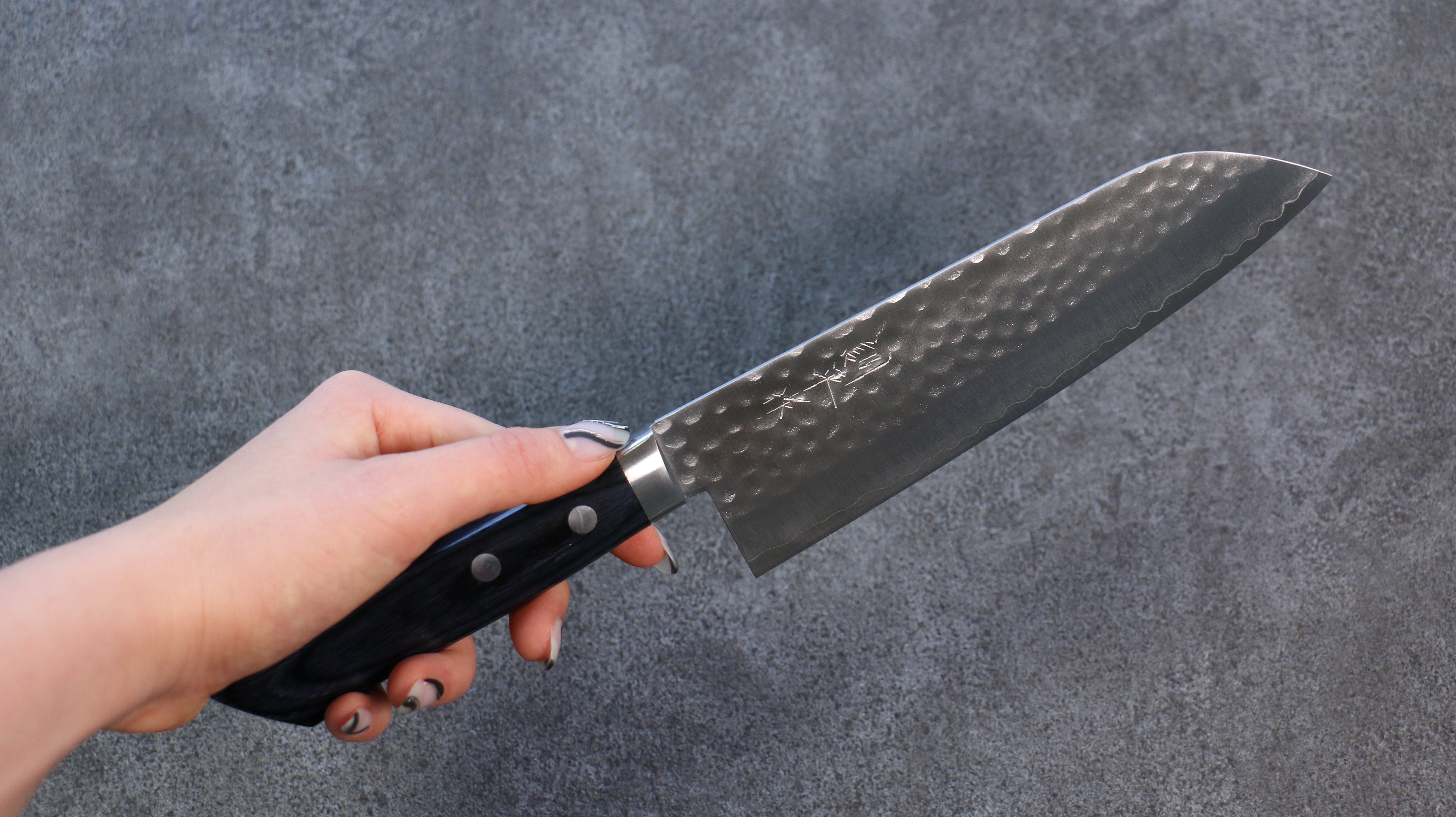 Kunihira VG1 Hammered Santoku 170mm Navy blue Pakka wood Handle - Japanny - Best Japanese Knife