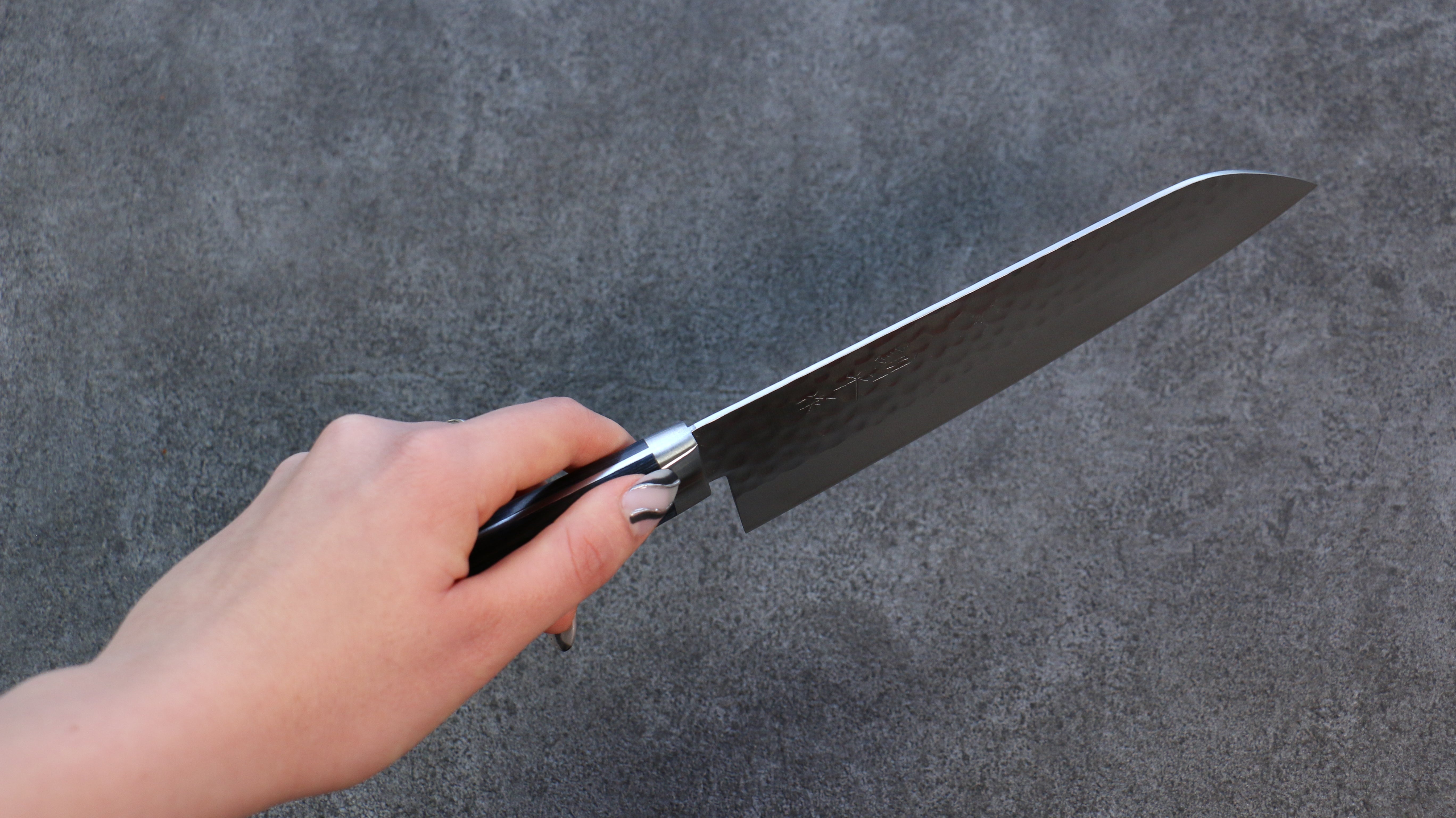 Kunihira VG1 Hammered Santoku 170mm Navy blue Pakka wood Handle - Japanny - Best Japanese Knife