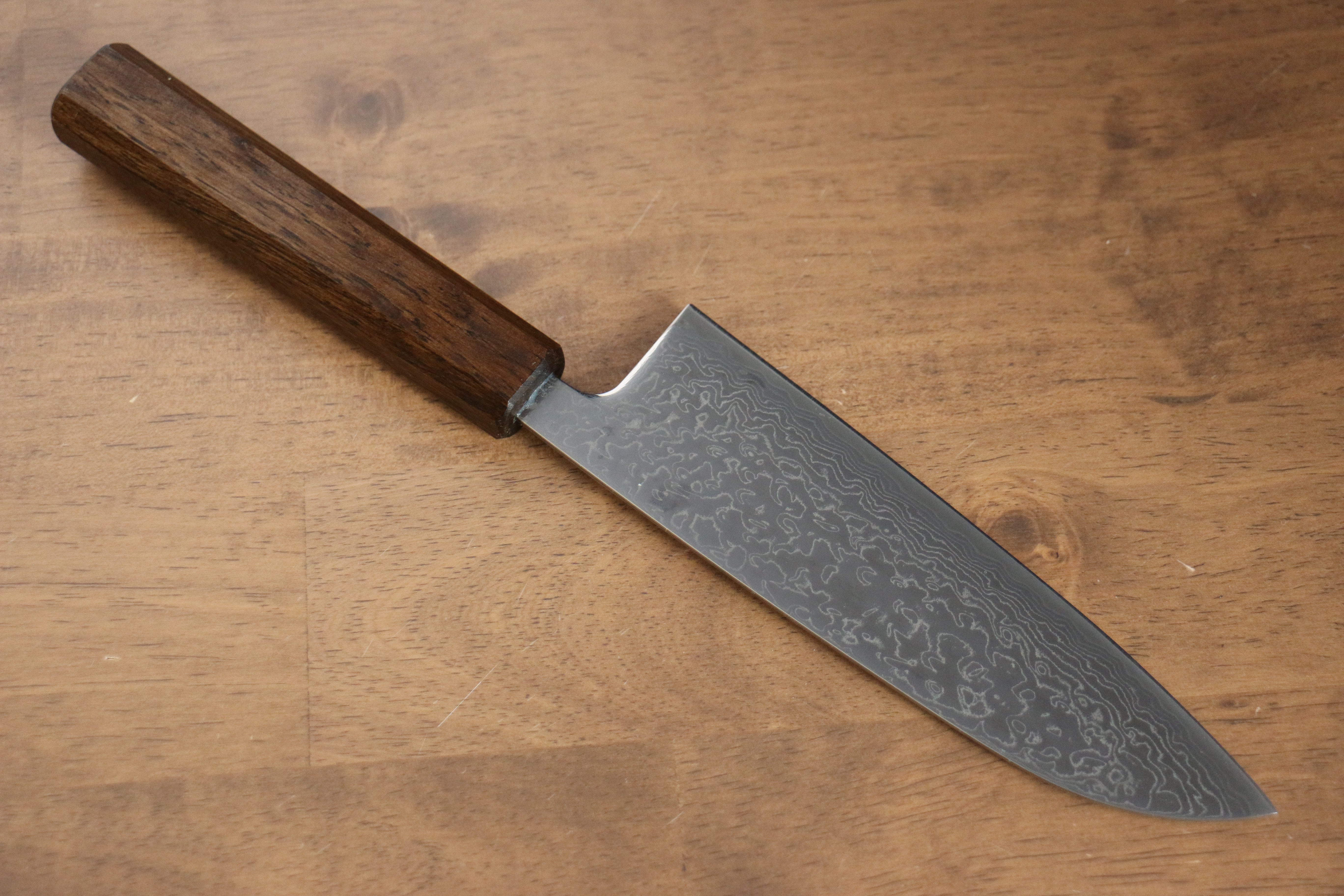 Seisuke VG10 Mirrored Finish Damascus Santoku 165mm Oak Handle - Japanny - Best Japanese Knife