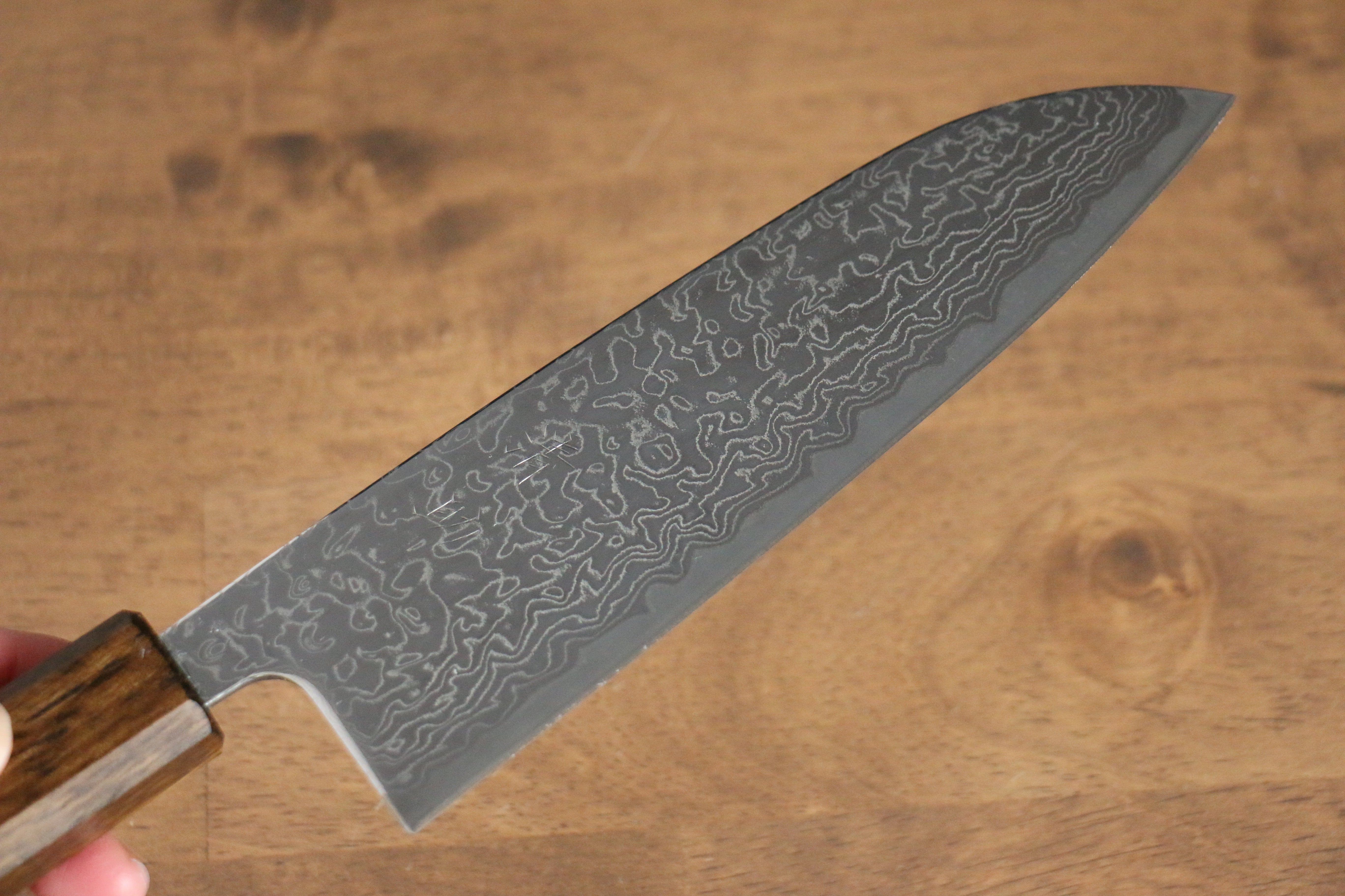 Seisuke VG10 Mirrored Finish Damascus Santoku 165mm Oak Handle - Japanny - Best Japanese Knife