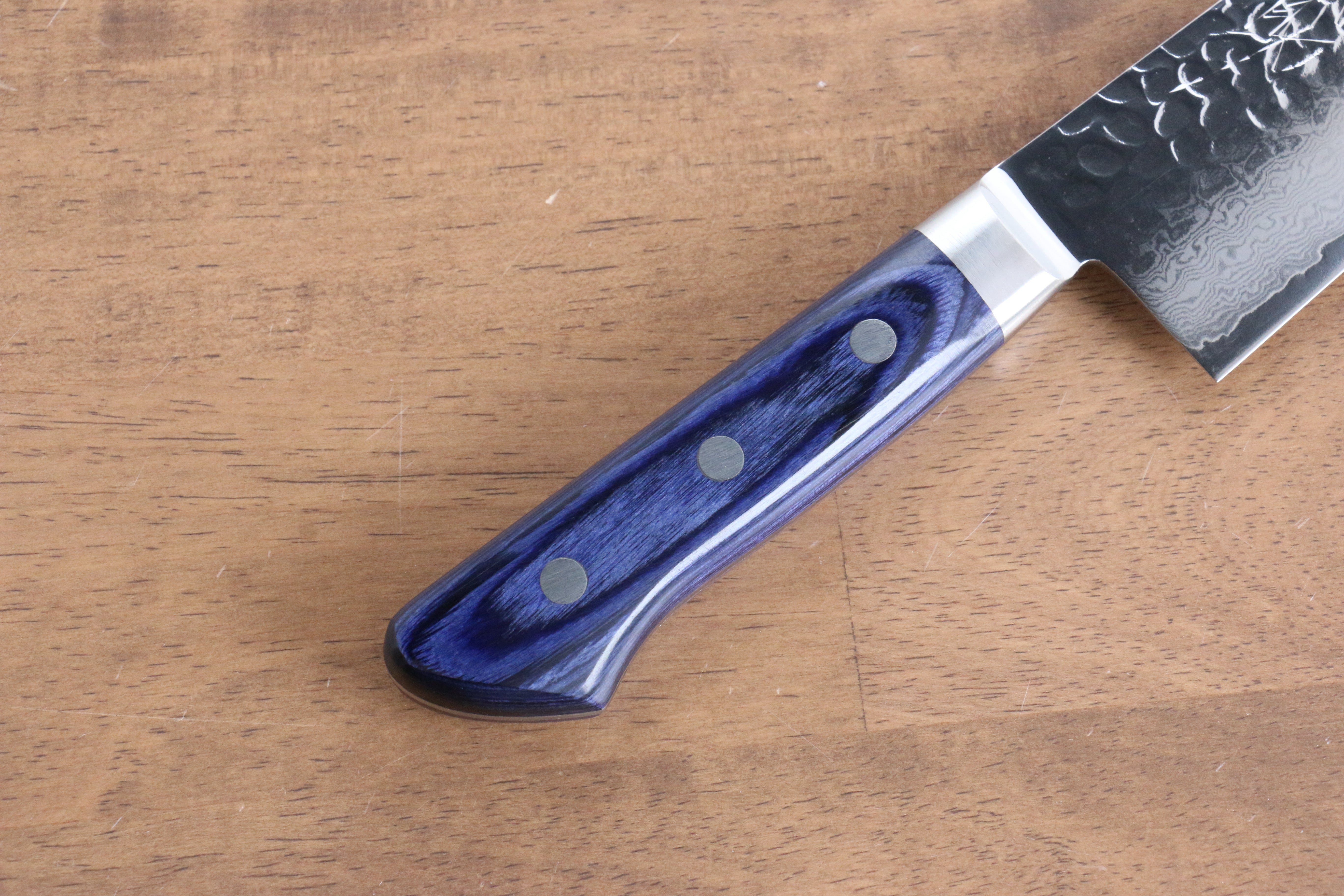Seisuke VG10 33 Layer Hammered Damascus Gyuto 210mm Blue Pakka wood Handle - Japanny - Best Japanese Knife