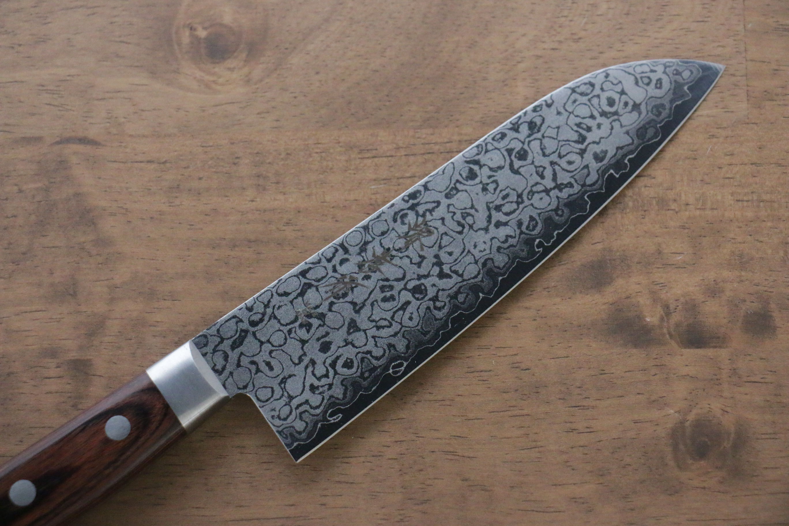 Sakai Takayuki VG10 17 Layer Damascus Mirrored Finish Santoku 165mm - Japanny - Best Japanese Knife