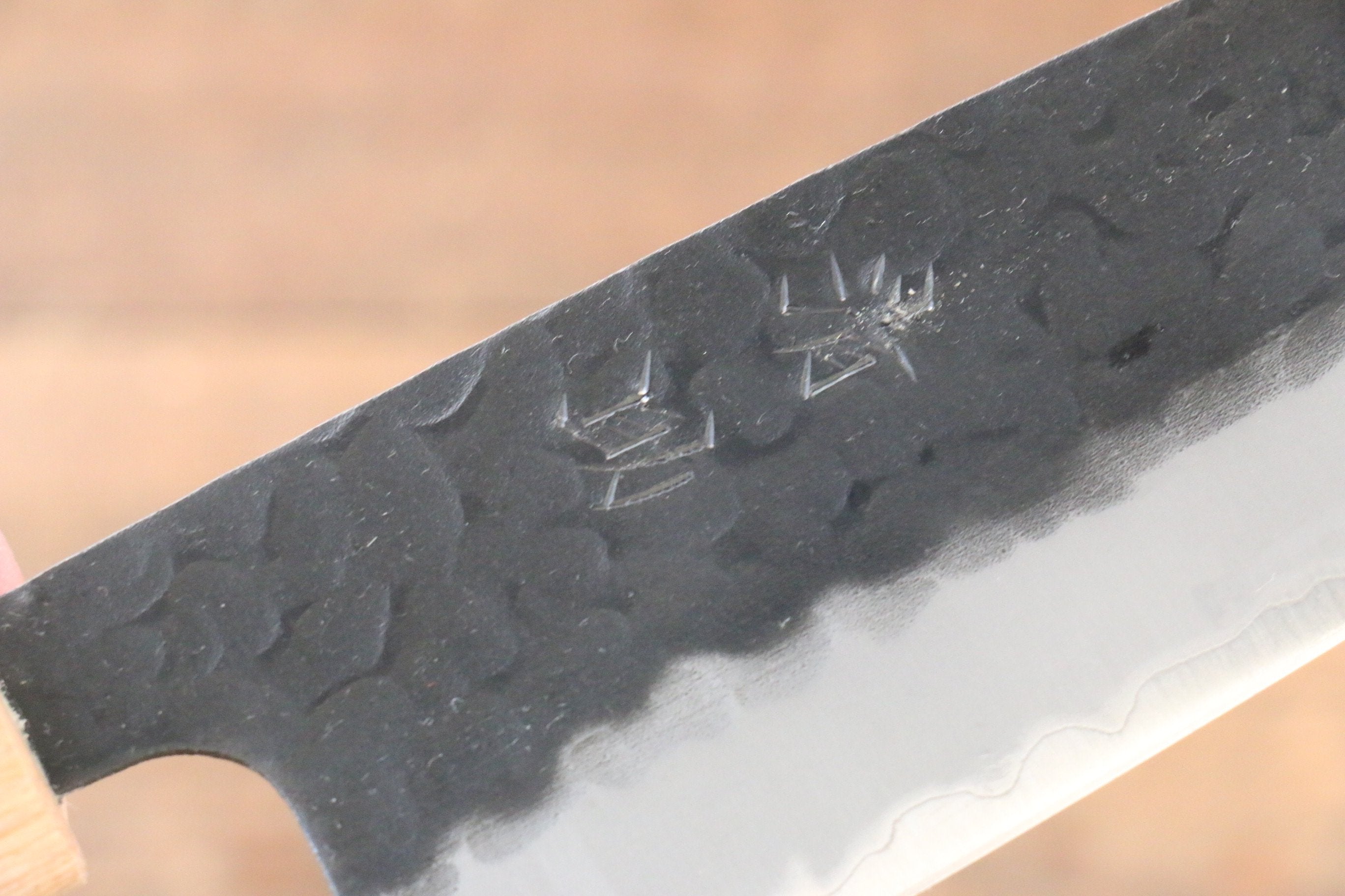 Seisuke Kokubyaku Blue Super Hammered Santoku 165mm Morado Handle - Japanny - Best Japanese Knife