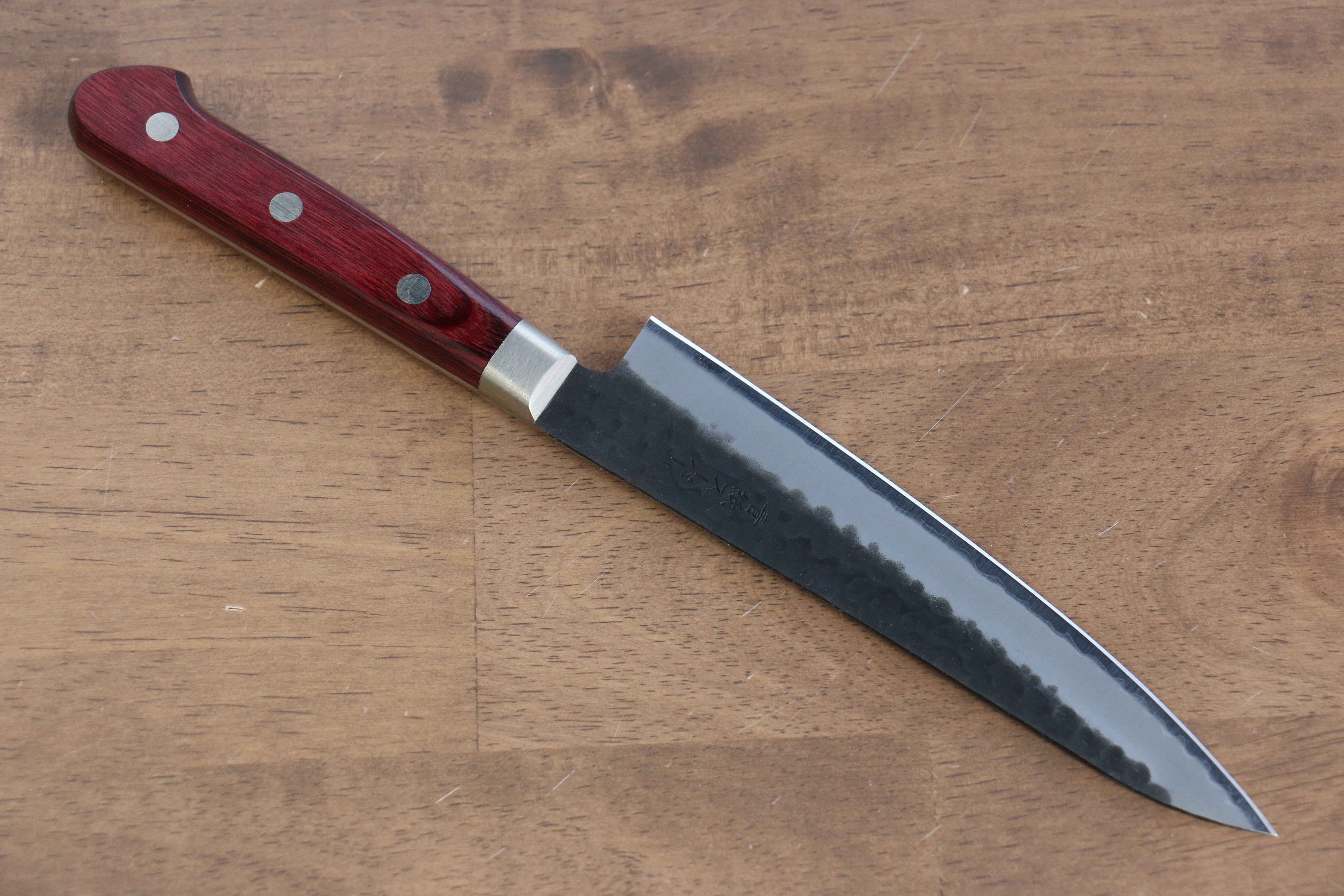 Seisuke Blue Super Hammered Kurouchi Petty-Utility 135mm Red Pakka wood Handle - Japanny - Best Japanese Knife