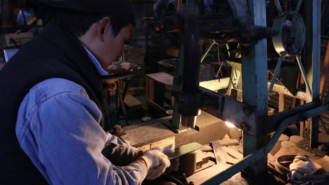 Nao Yamamoto VG10 Nashiji Santoku 165mm - Japanny - Best Japanese Knife