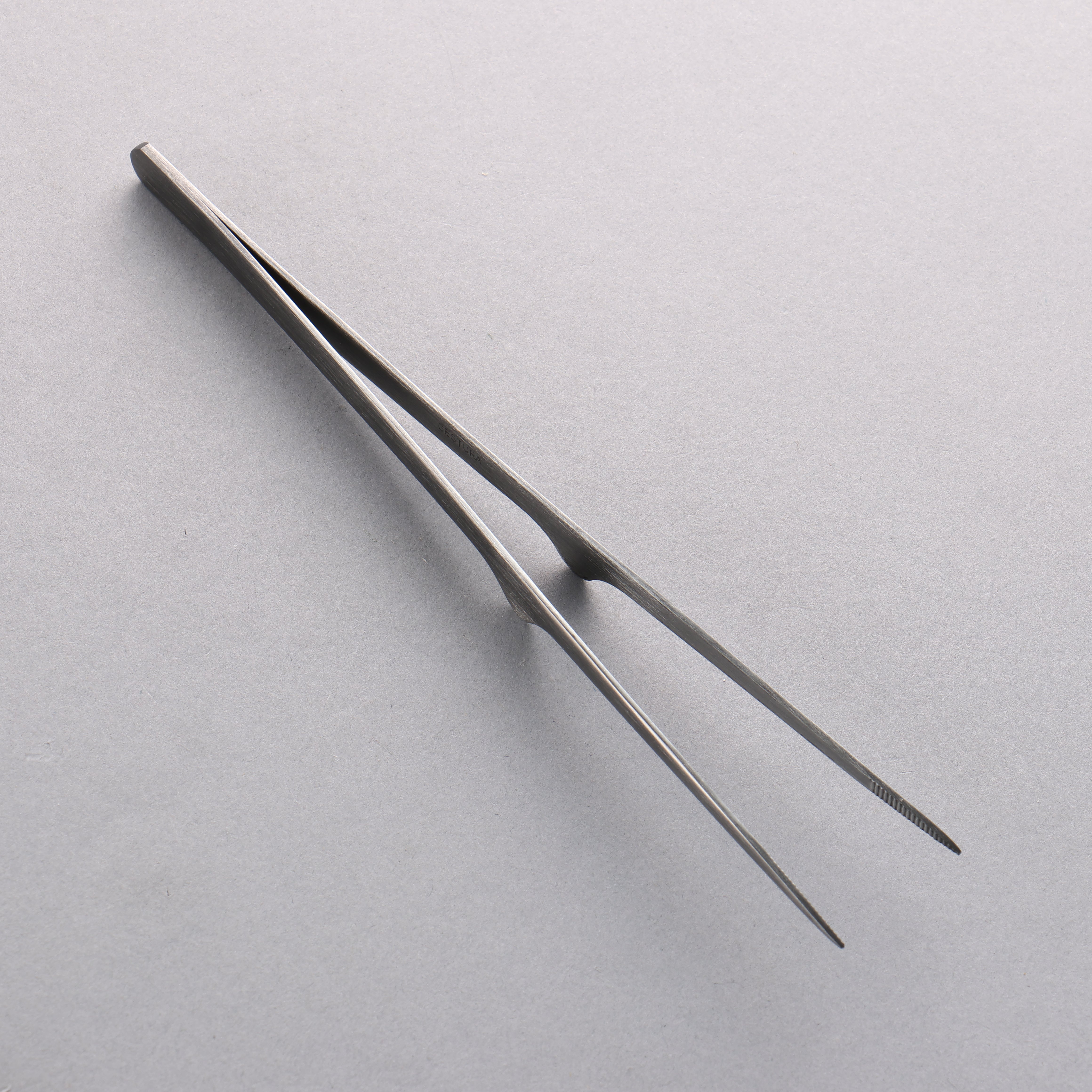 Gestura Black metal Tongs 200mm - Japanny - Best Japanese Knife