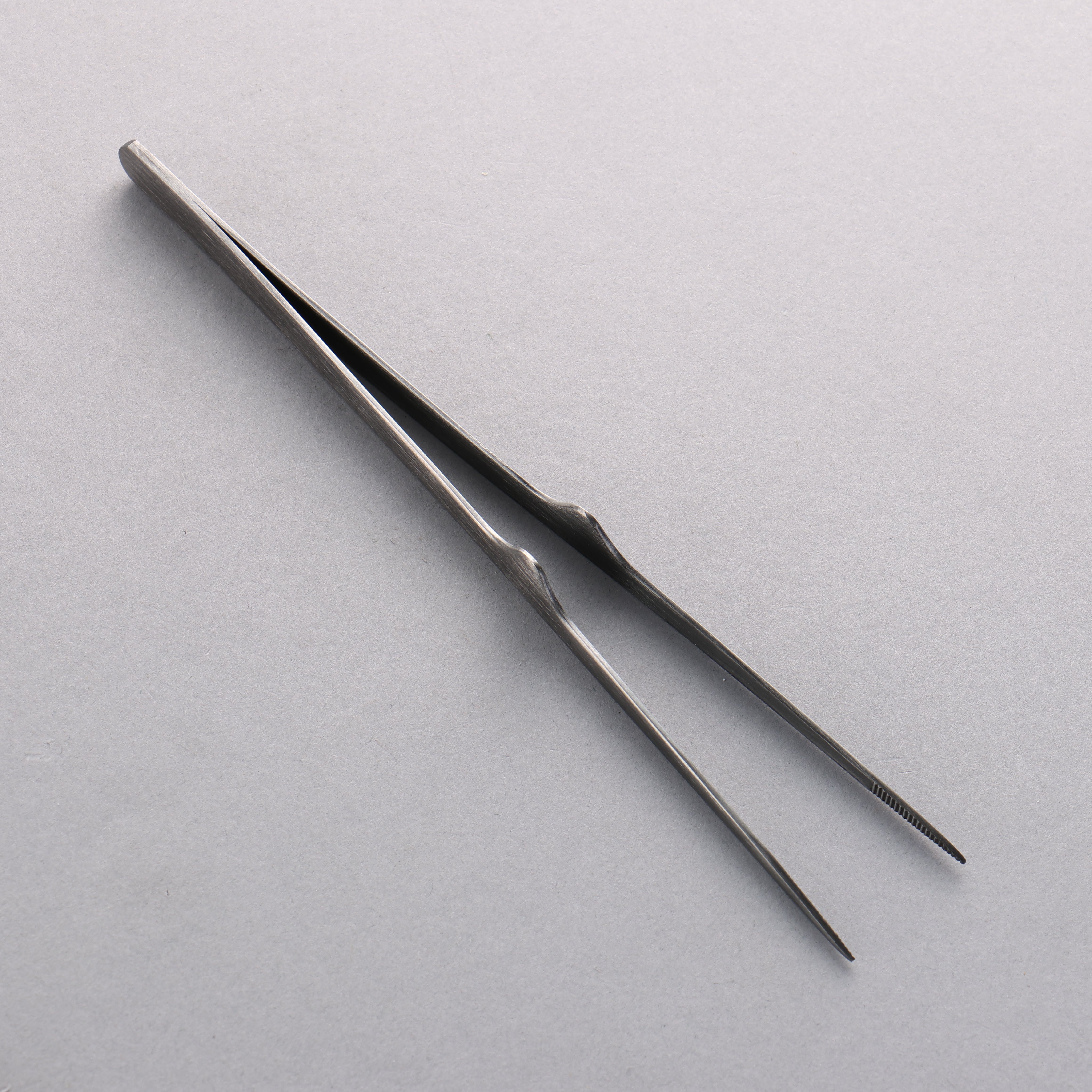 Gestura Black metal Tongs 200mm - Japanny - Best Japanese Knife