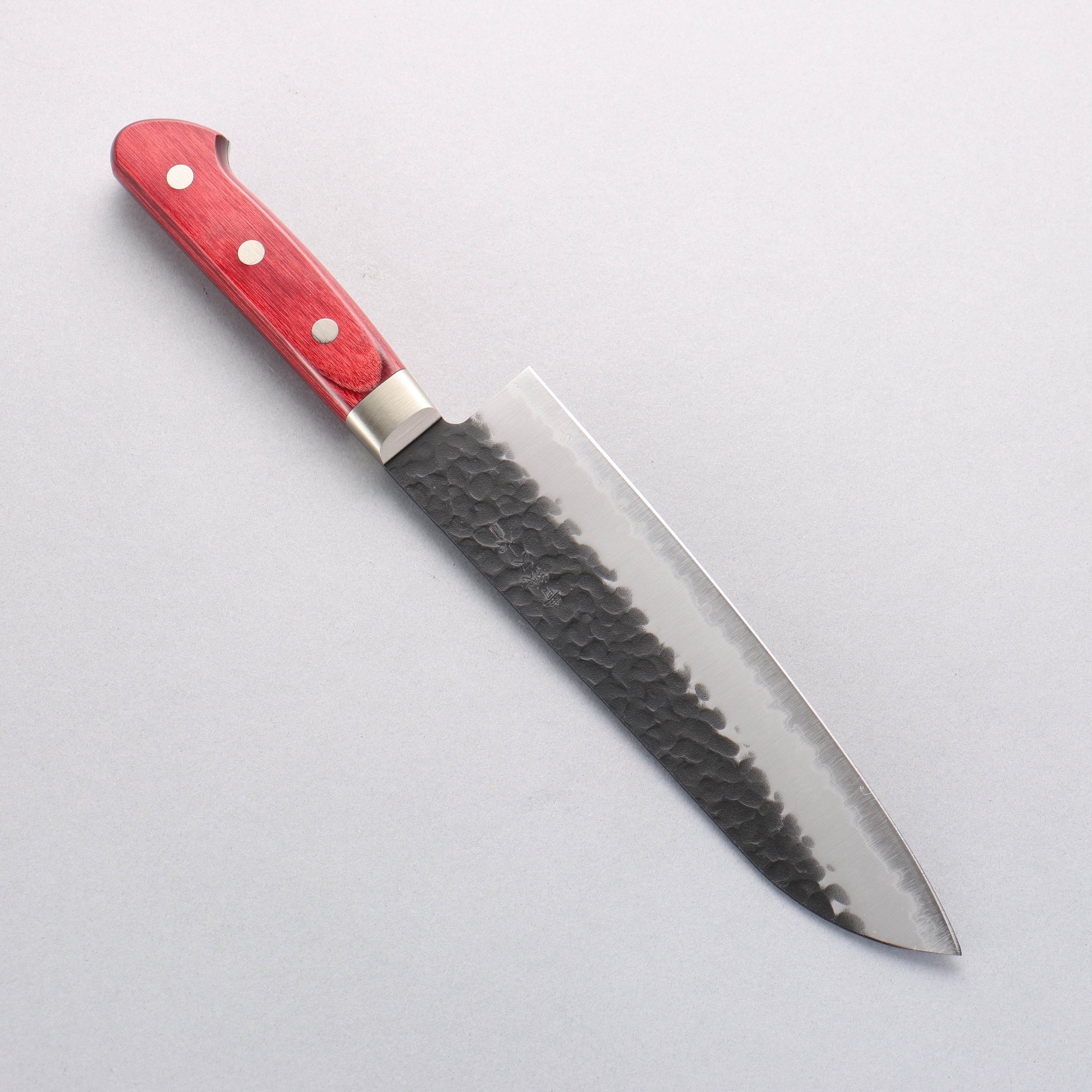 Seisuke Kurobeni Blue Super Hammered Kurouchi Santoku 185mm Red Pakka wood Handle - Japanny - Best Japanese Knife