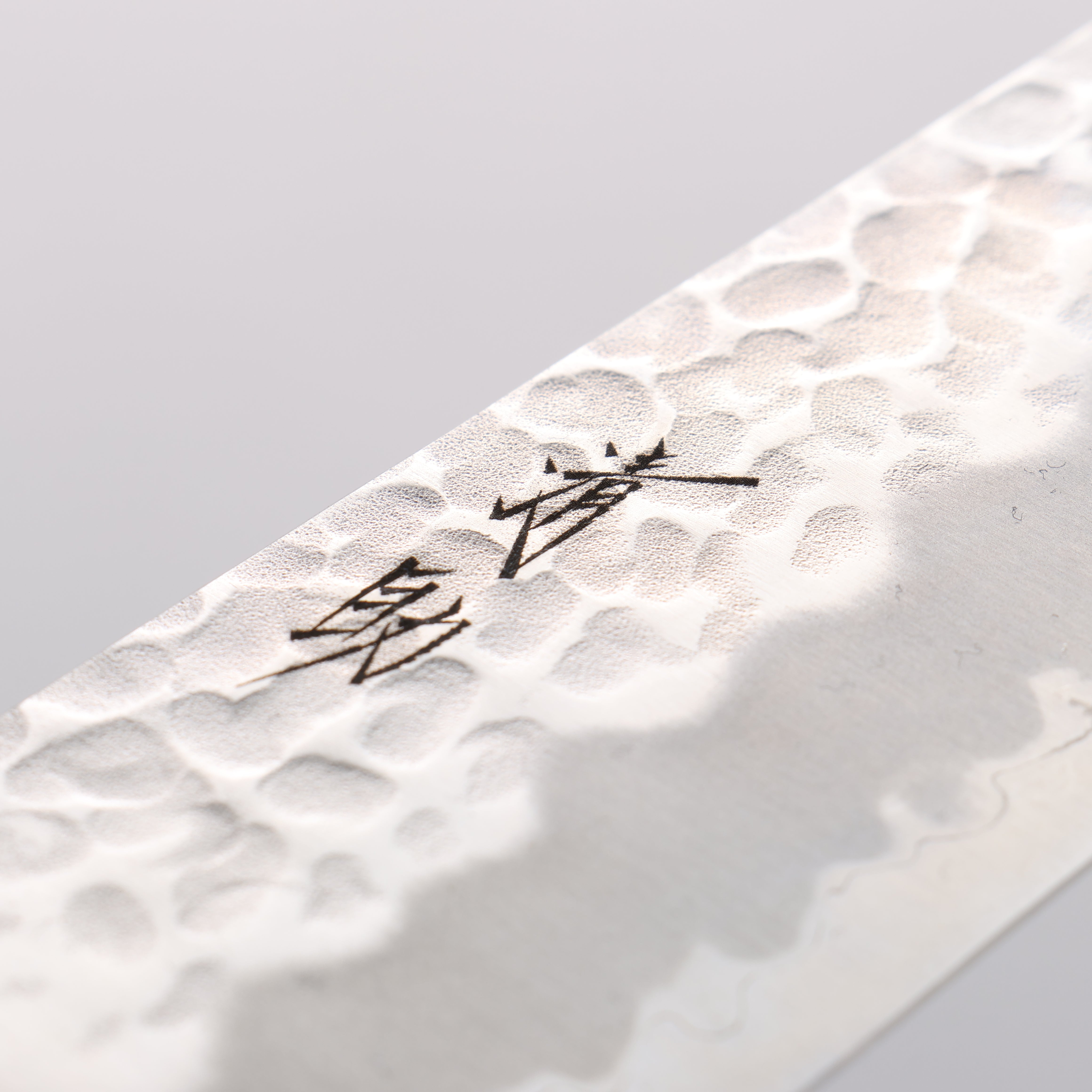 Seisuke Blue Super Hammered Gyuto 180mm Red Pakka wood Handle - Japanny - Best Japanese Knife