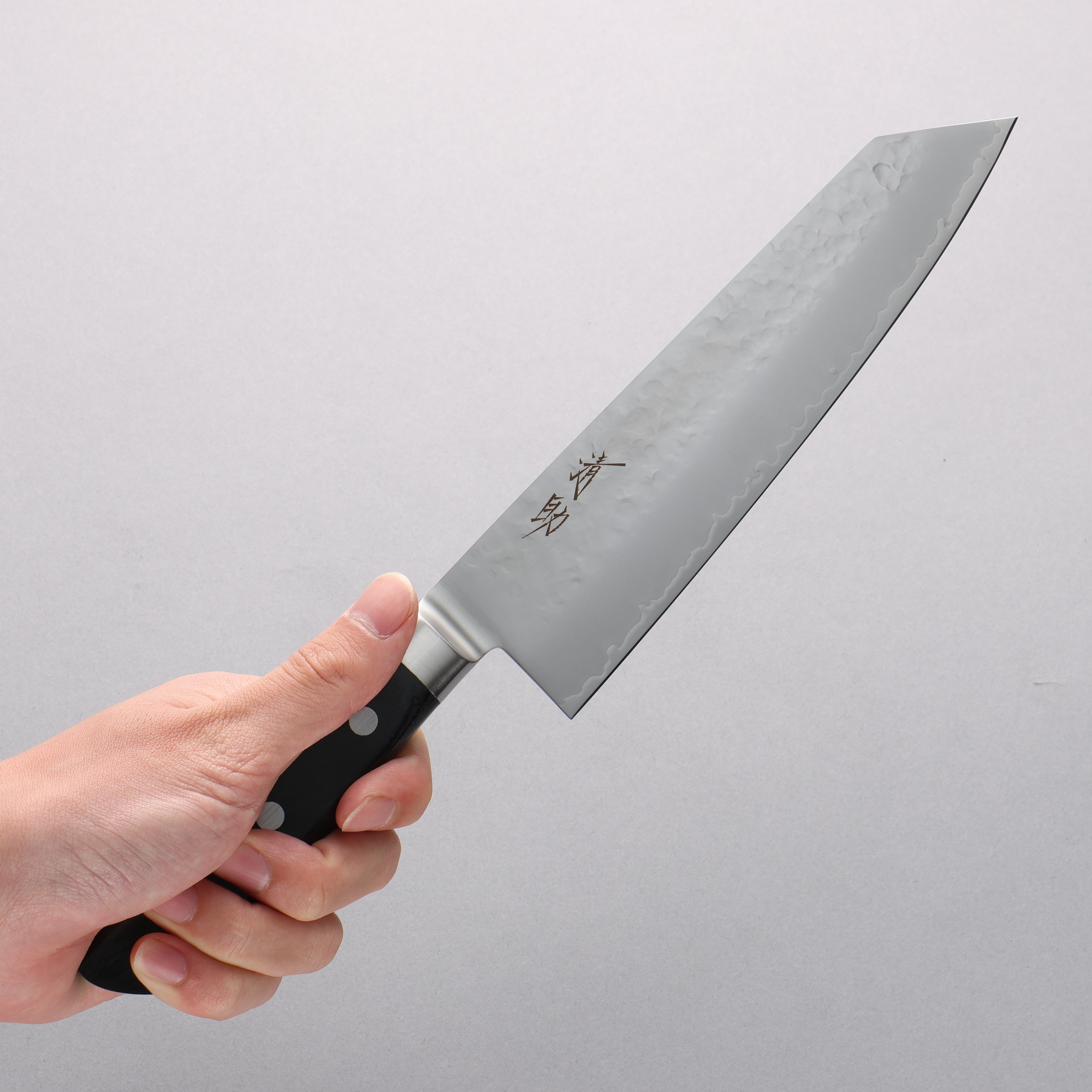 Seisuke VG5 Hammered Kasumitogi Kiritsuke Santoku 190mm Black Pakka wood Handle - Japanny - Best Japanese Knife