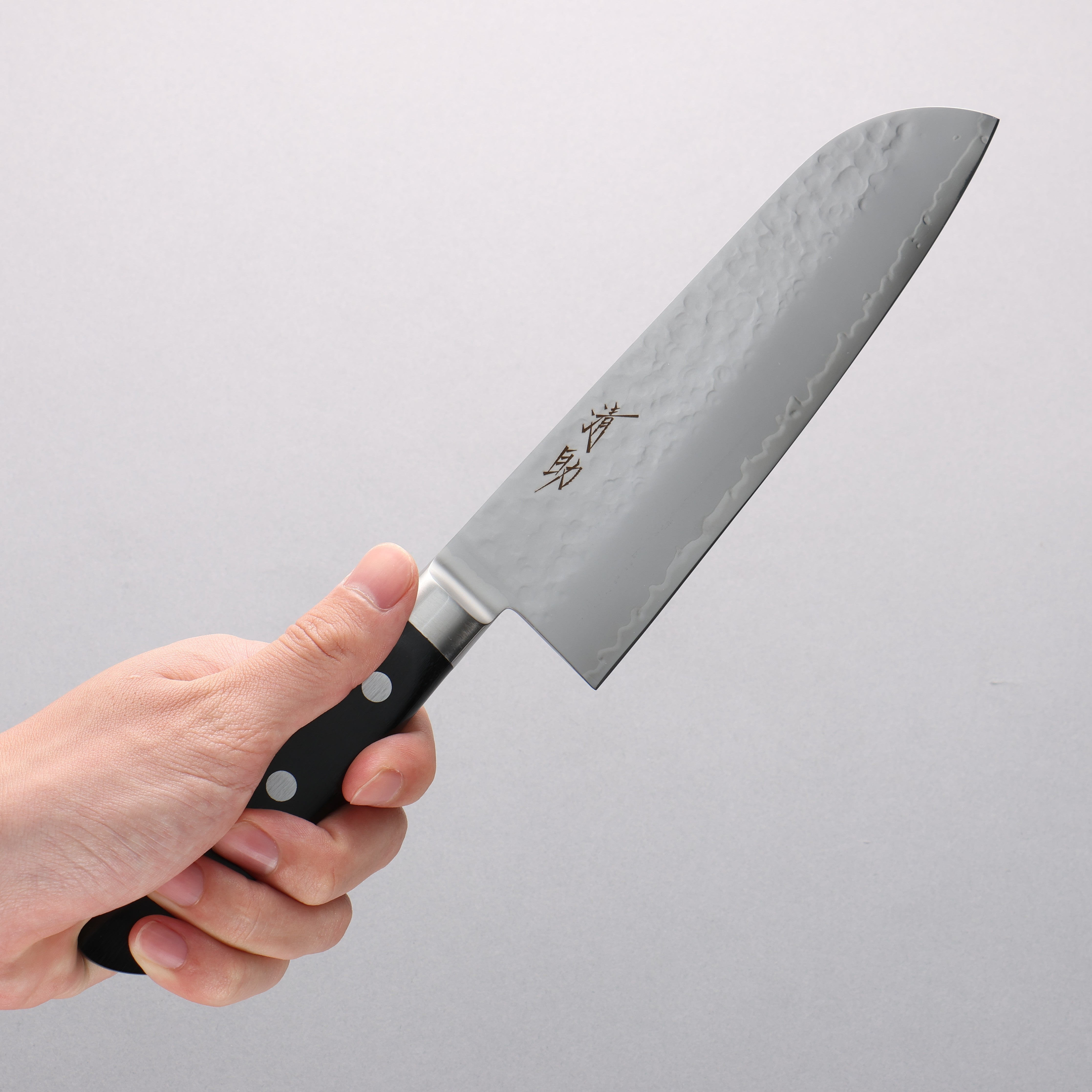 Seisuke VG5 Hammered Kasumitogi Santoku 175mm Black Pakka wood Handle - Japanny - Best Japanese Knife