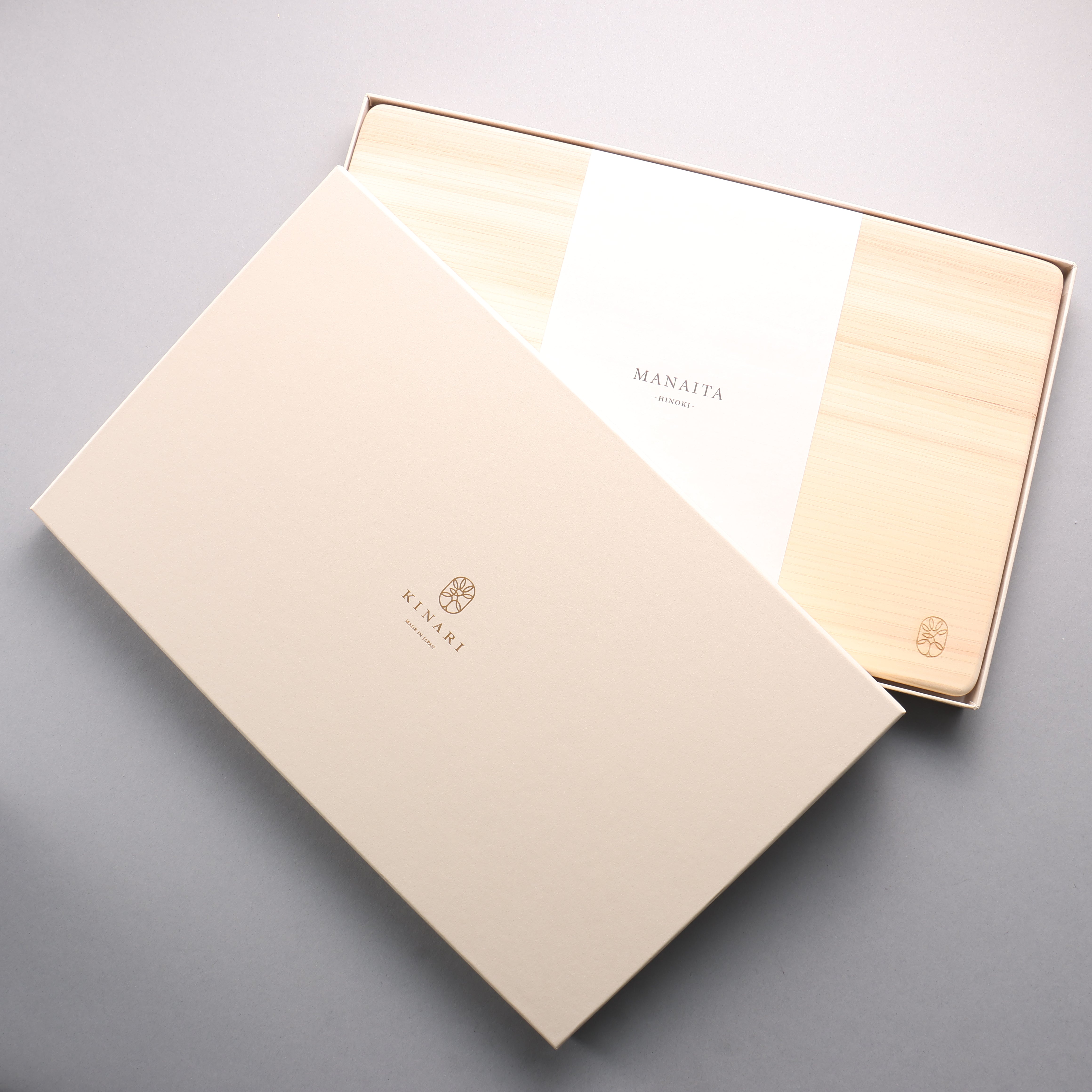 KINARI Japanese Cypress Cutting Board Standard (標準) 360 x 220 x 25mm - Japanny - Best Japanese Knife