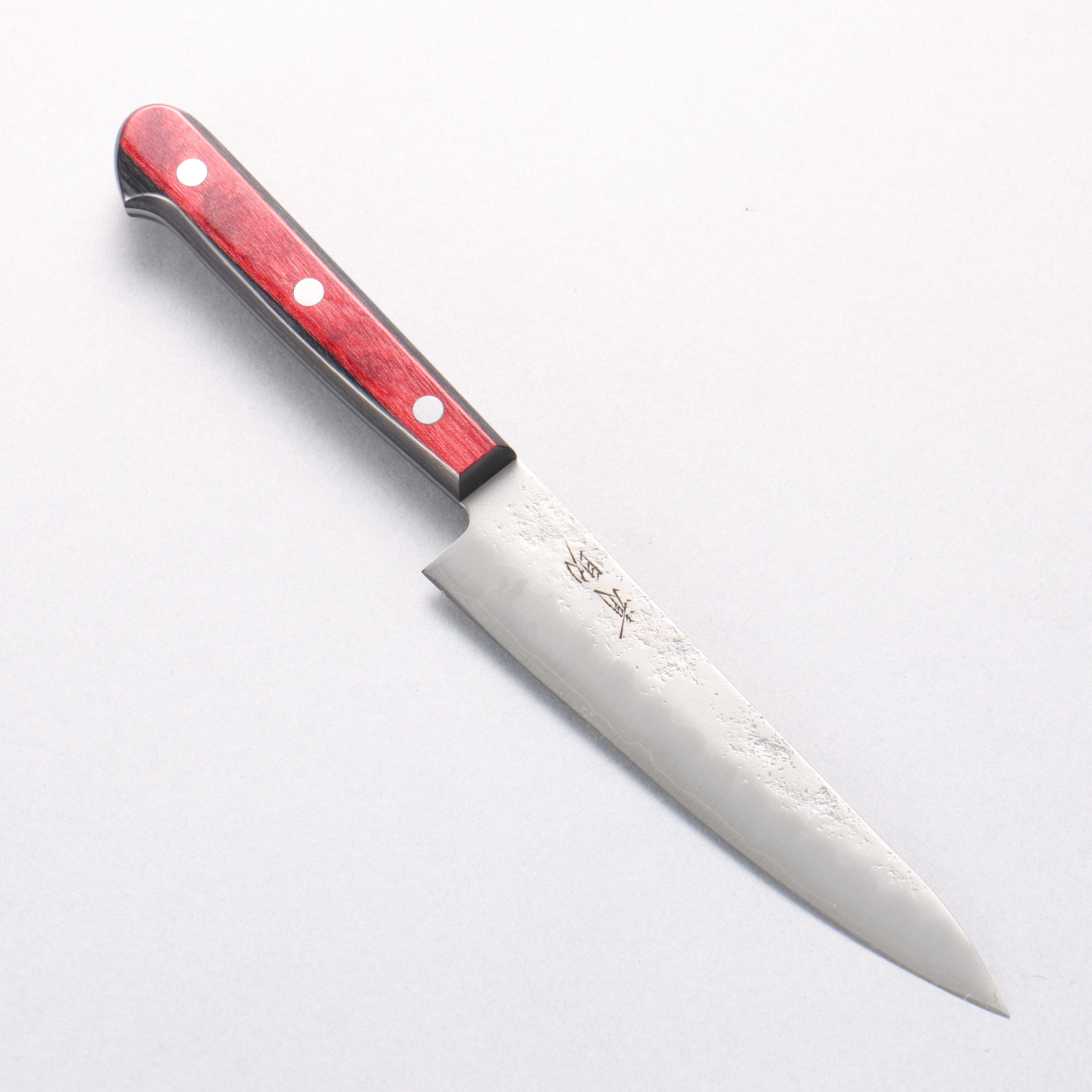 Cuchillo Seisuke Silver Steel No.3 Nashiji Petty-Utility de 135 mm con mango de madera de Pakka roja