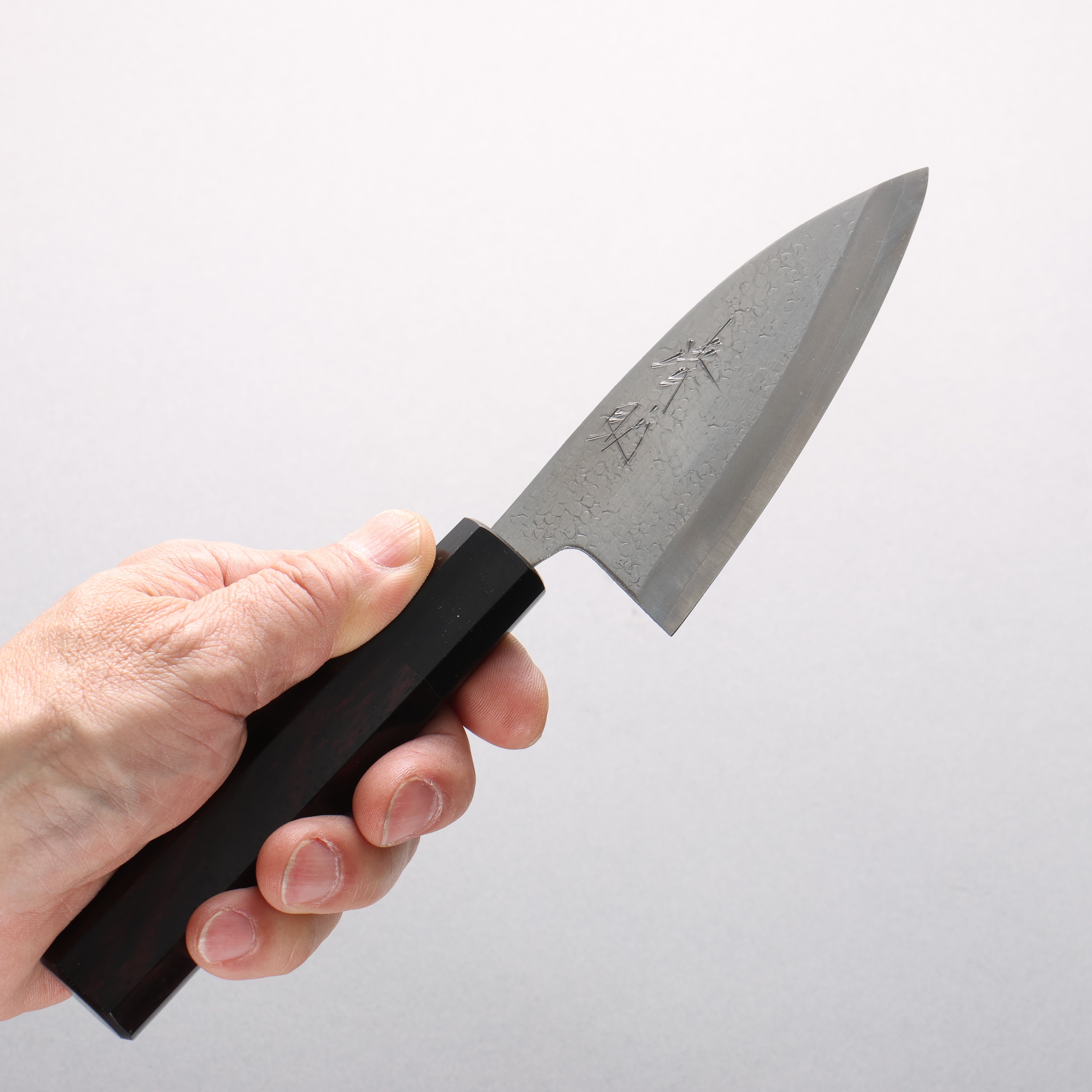 Seisuke Silver Steel No.3 Hammered(Maru) Ajikiri 105mm Rosewood (Ferrule: Black Pakka Wood) Handle