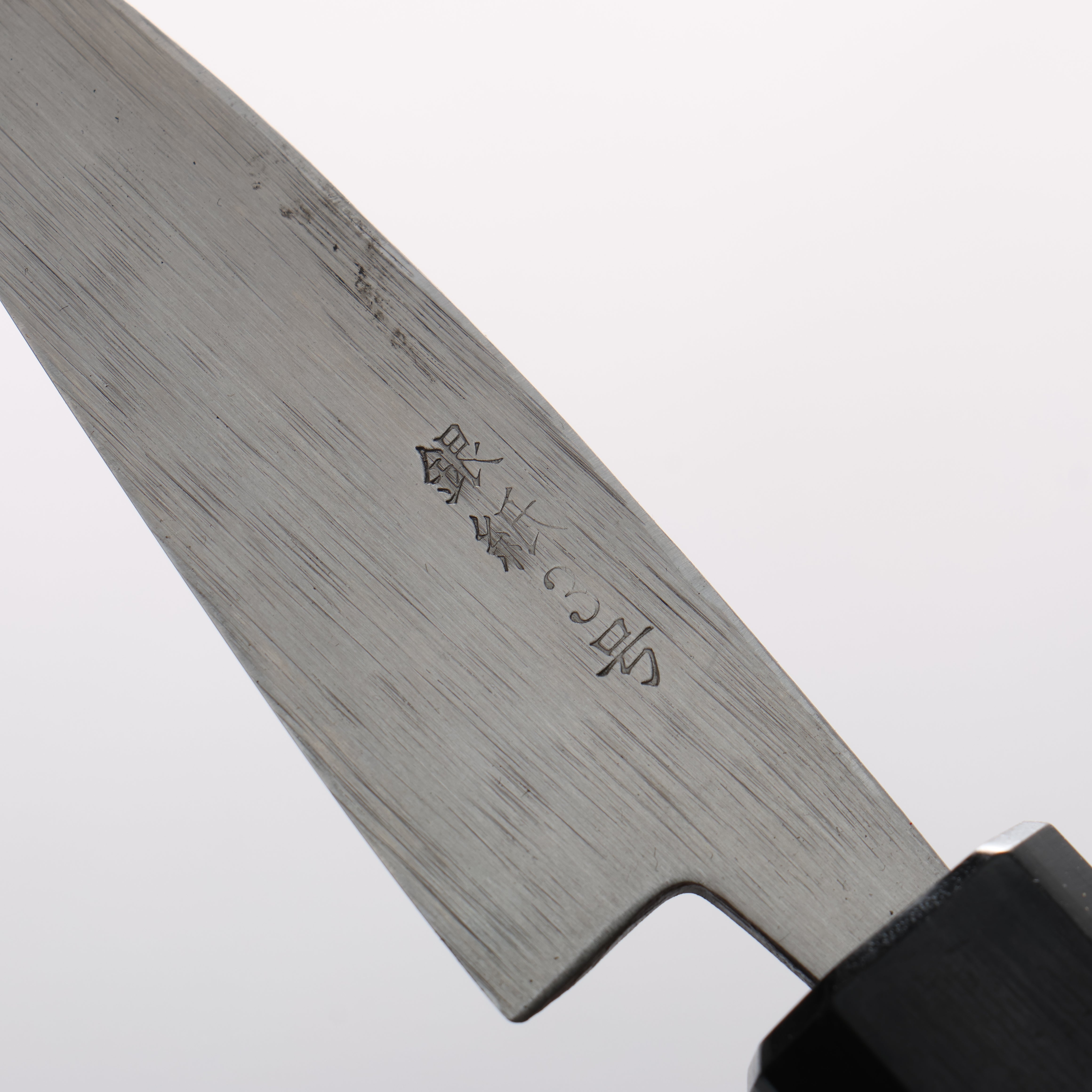 Seisuke Silver Steel No.3 Hammered(Maru) Ajikiri 75mm Walnut Handle