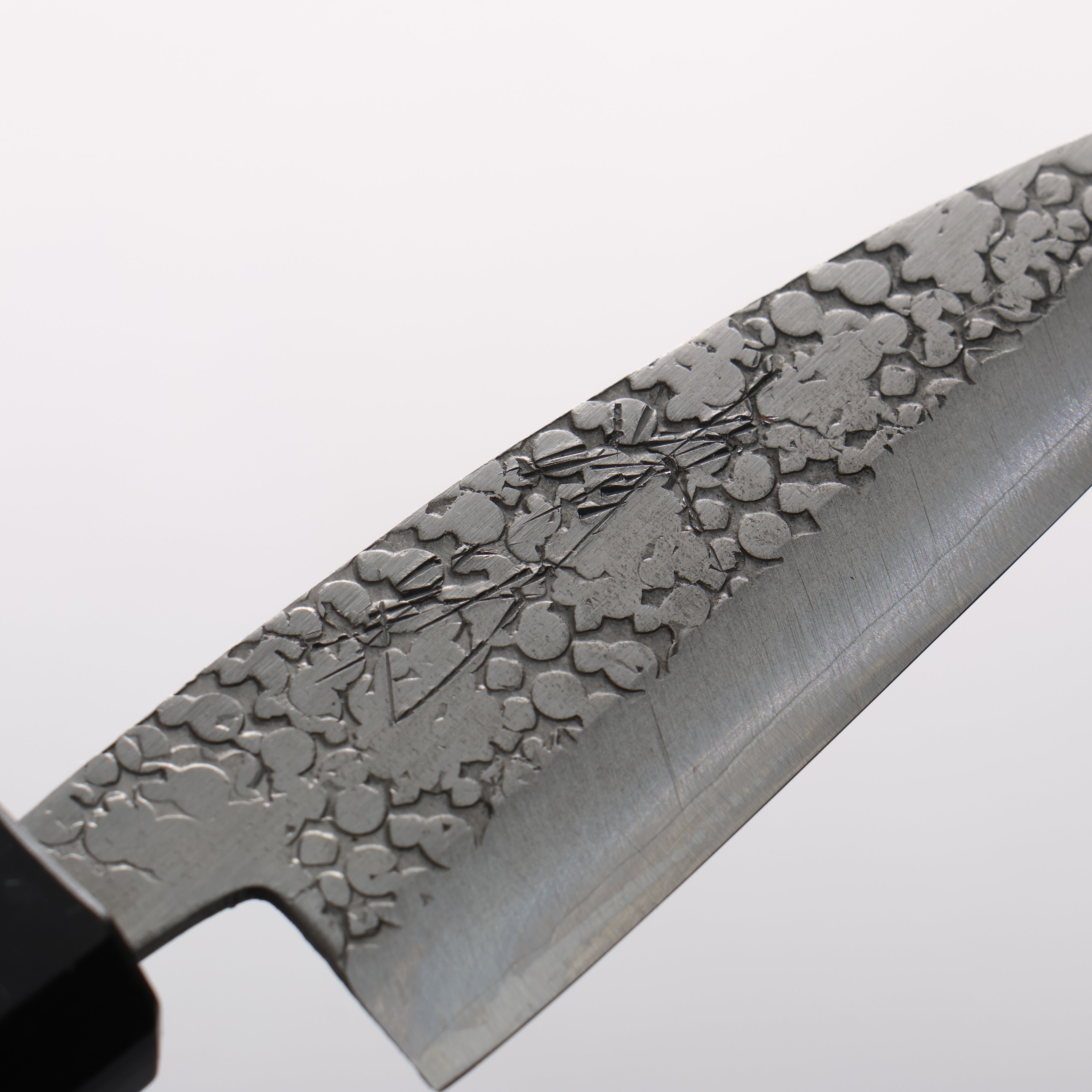 Seisuke Silver Steel No.3 Hammered(Maru) Ajikiri 90mm Walnut Handle