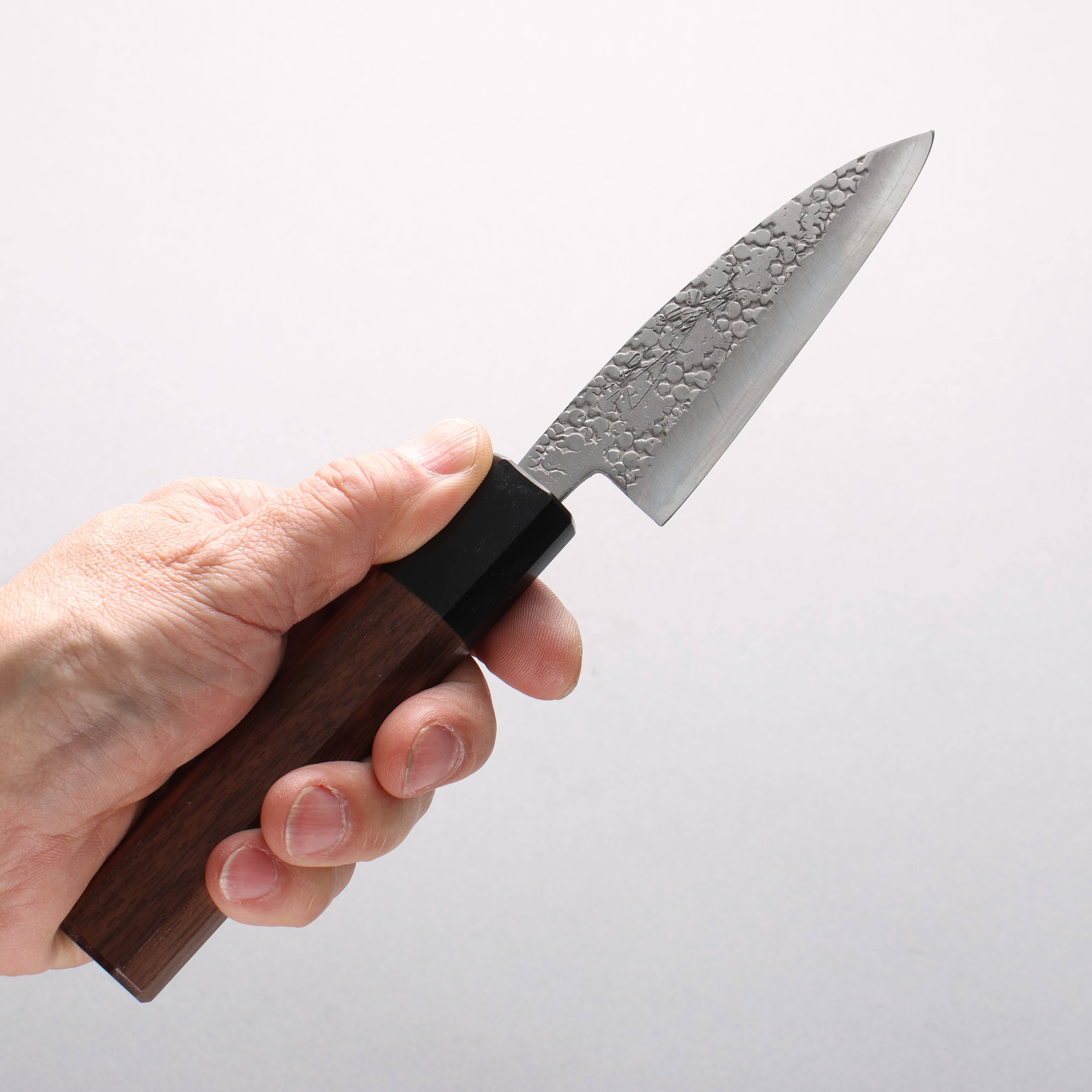 Seisuke Silver Steel No.3 Hammered(Maru) Ajikiri 90mm Walnut Handle