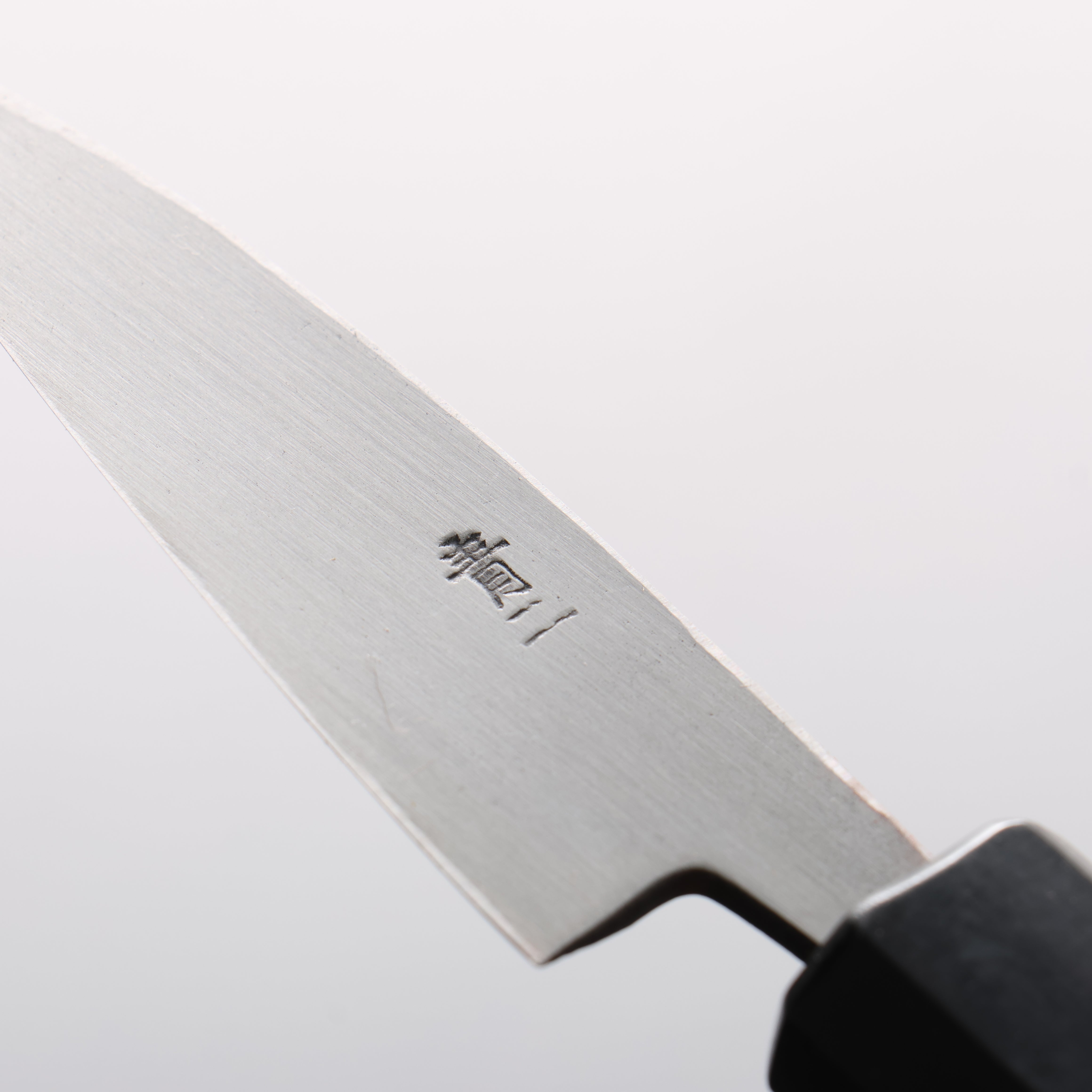 Seisuke Blue Steel No.2 Black Finished Ajikiri 75mm Walnut Handle