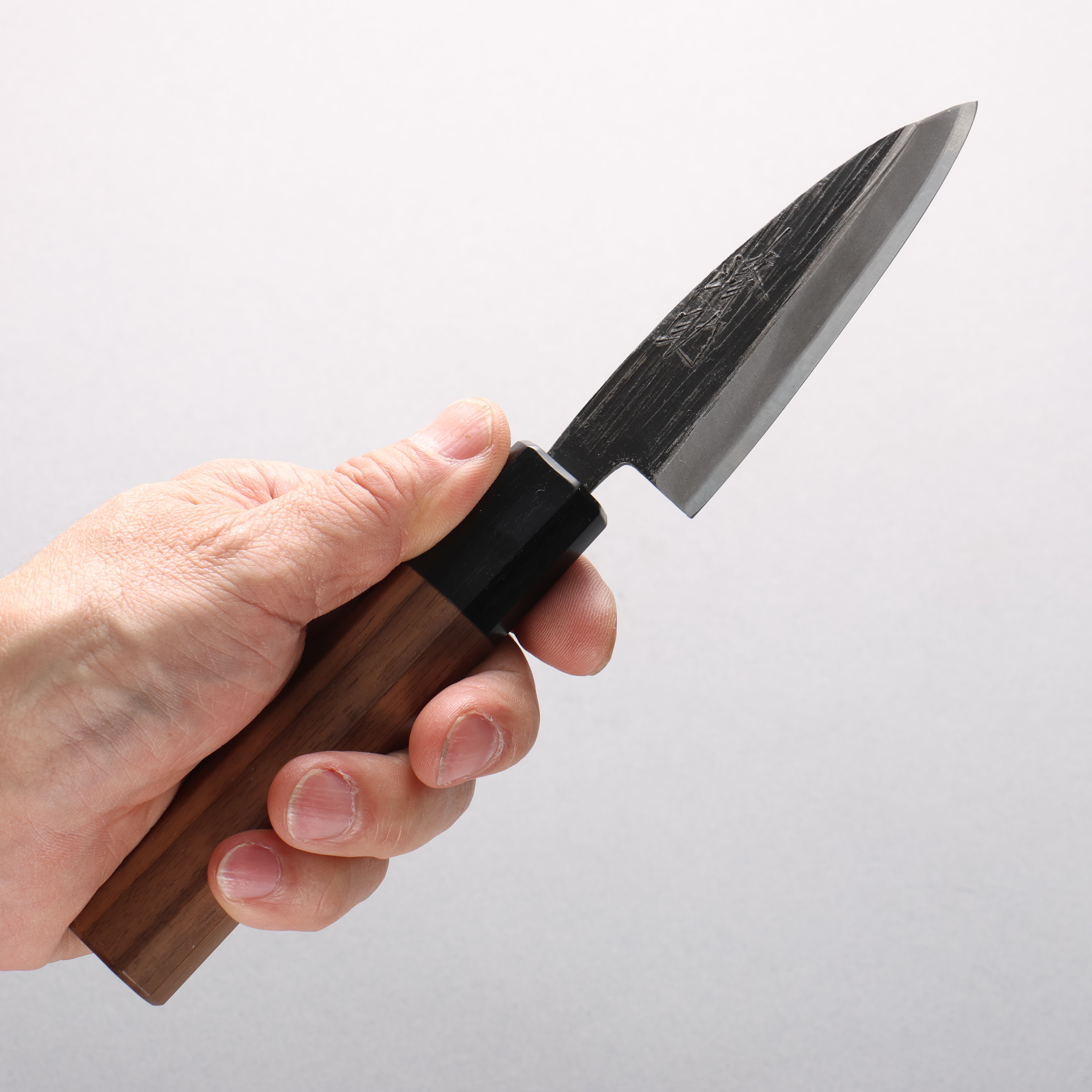 Seisuke Blue Steel No.2 Black Finished Ajikiri 90mm Walnut Handle