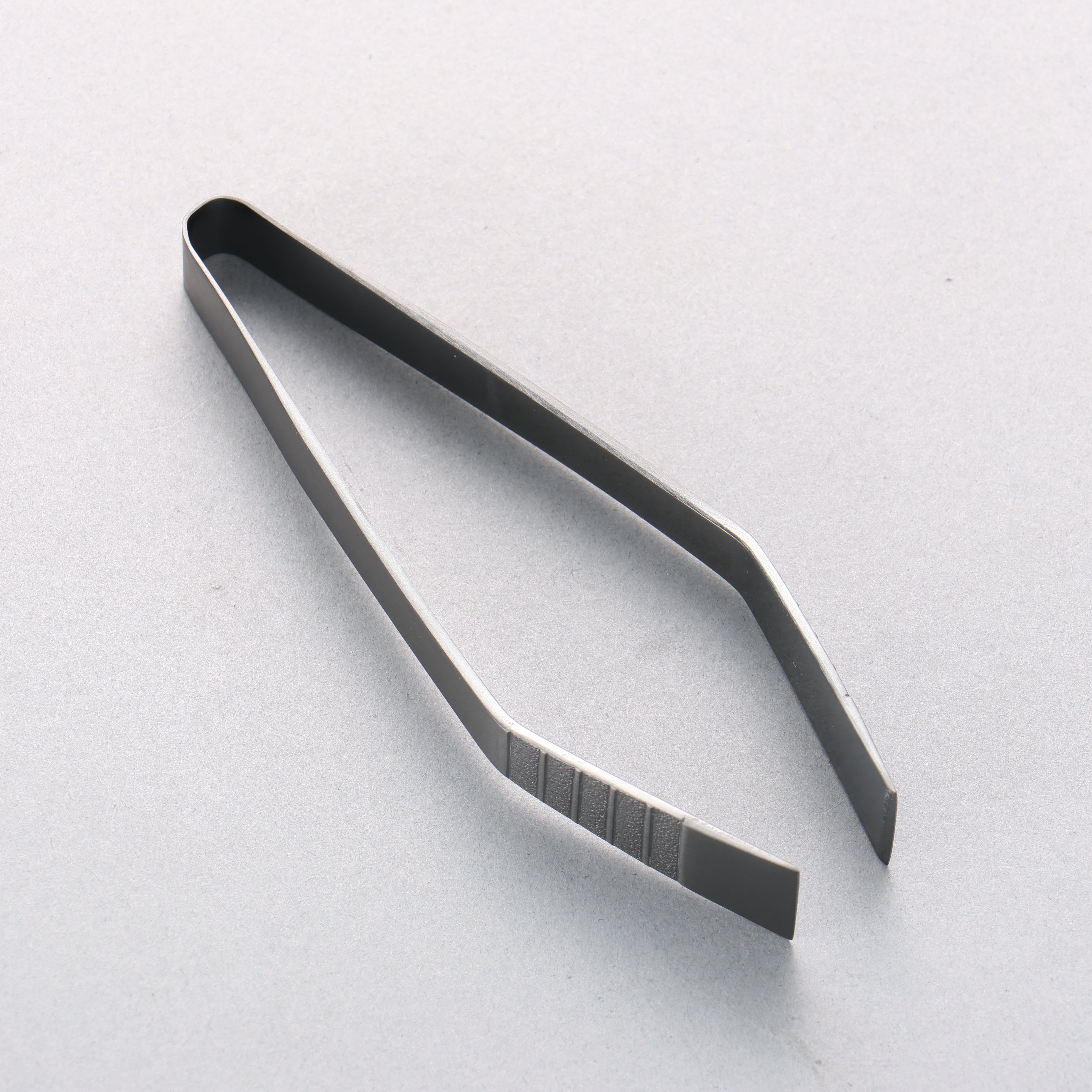 Angled (Kansai Style) Black Oxidized with anti-slip Steel Fishbone Tweezers 120mm - Japanny - Best Japanese Knife