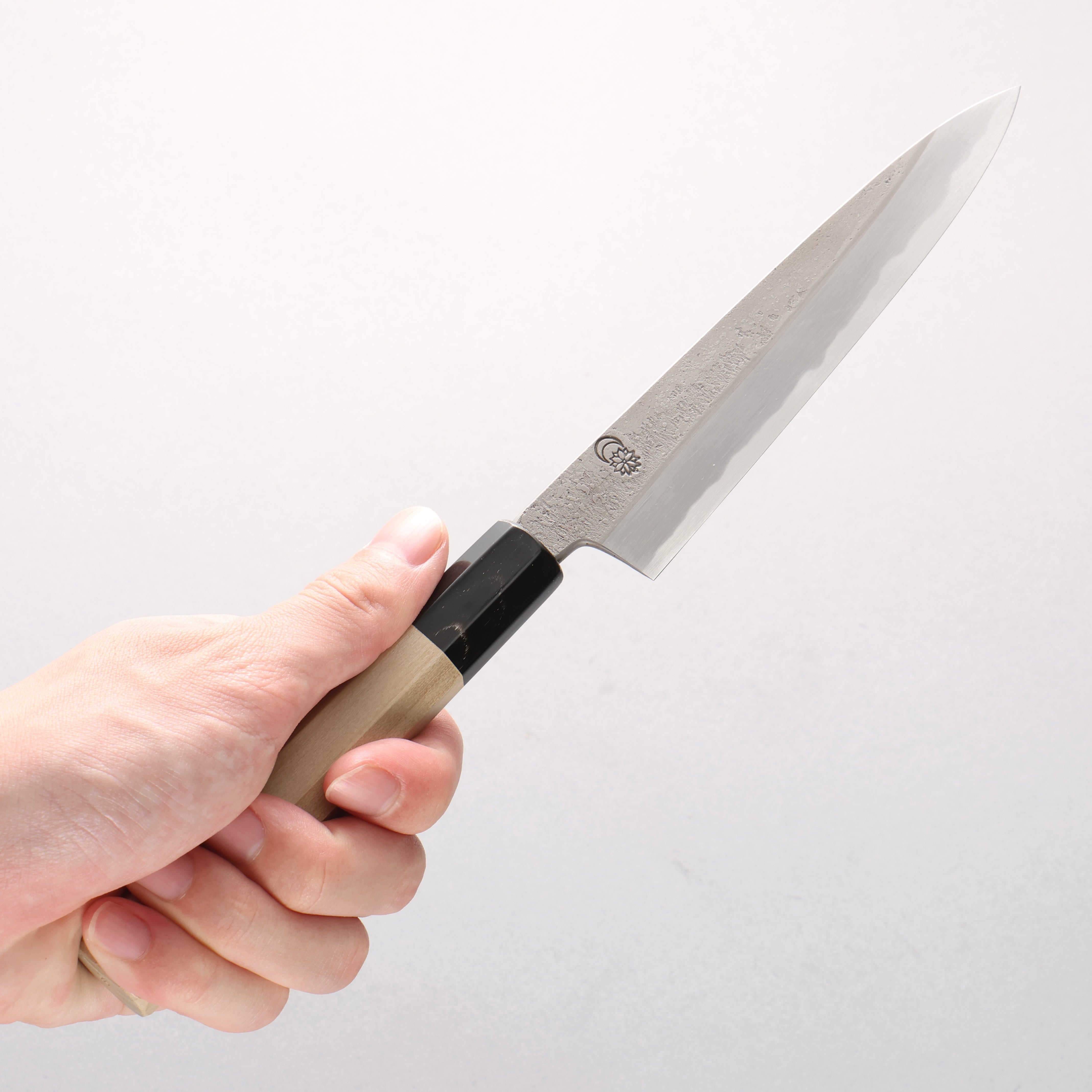 Kikuzuki White Steel No.2 Nashiji Petty-Utility 150mm Magnolia Handle