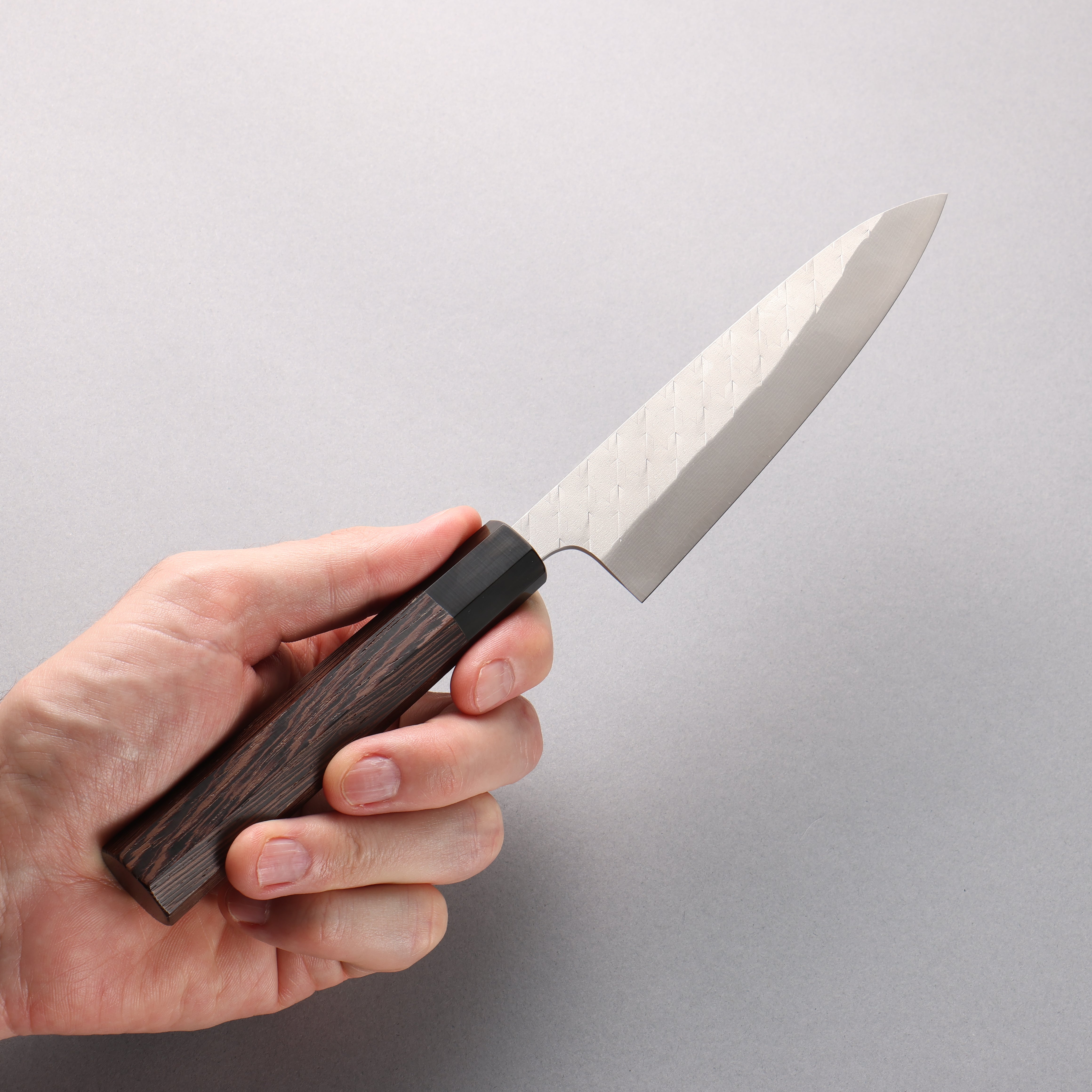 Shungo Ogata SPG STRIX Hammered Damascus Petty-Utility 135mm Wenge (ferrule: Black Buffalo Horn) Handle
