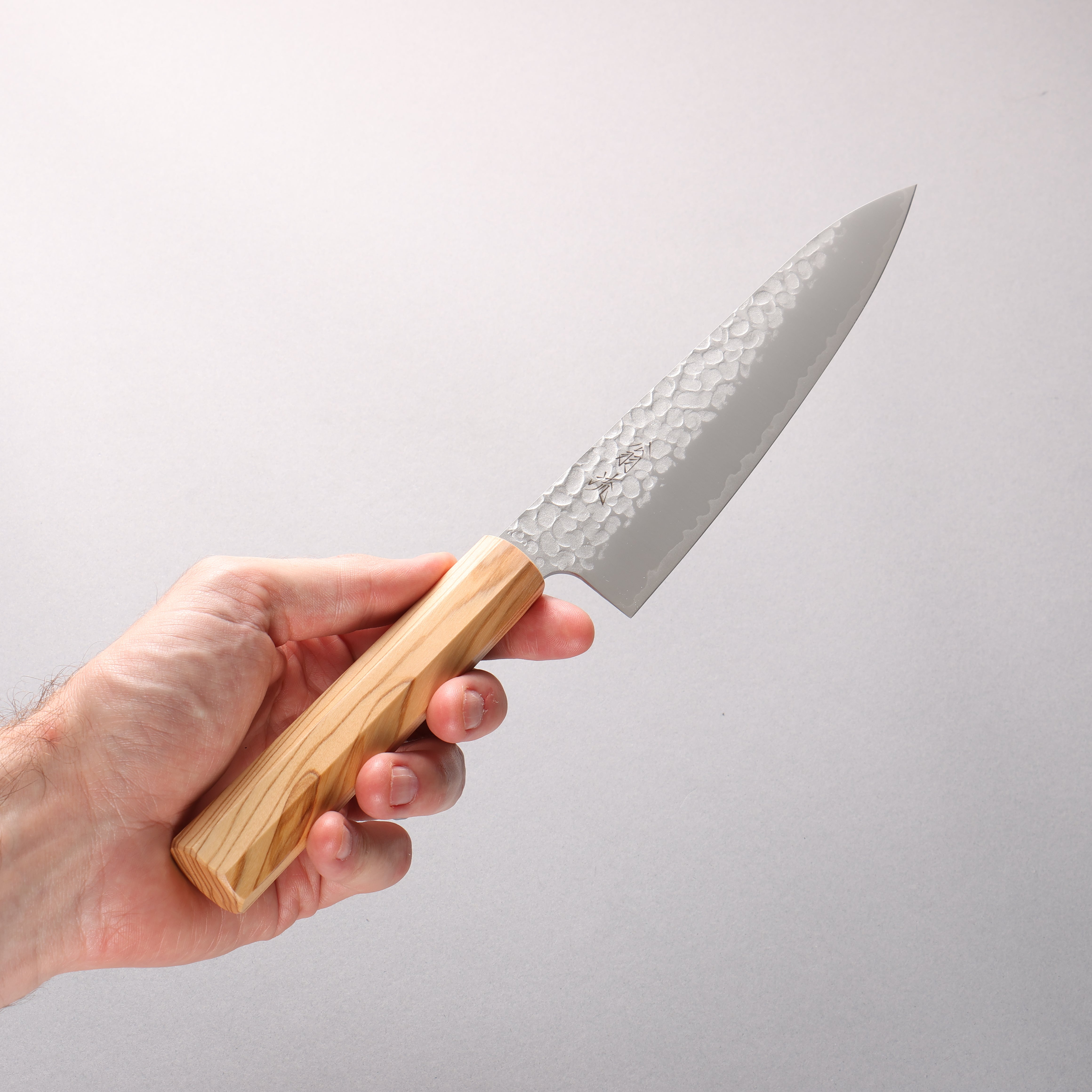 Oul VG10 Hammered Gyuto 180mm Olive tree Handle - Japanny - Best Japanese Knife