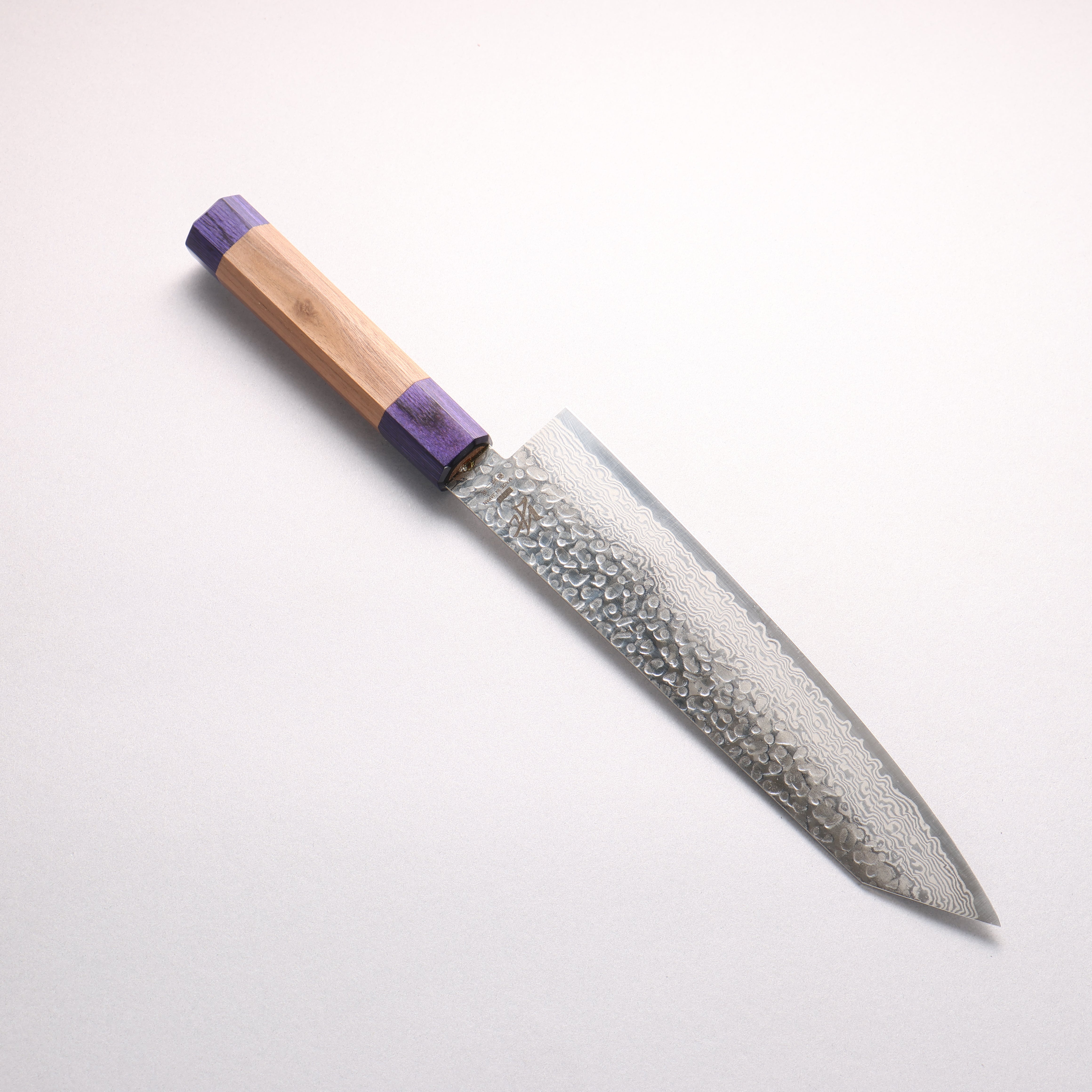 Seisuke Silver Steel No.3 Hammered Damascus Kiritsuke Gyuto 210mm Walnut (With Double Blue Pakka wood) Handle